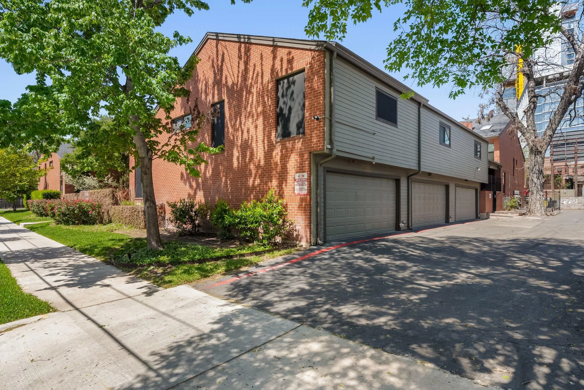 Photo 2 of 510 W 18TH ST #113