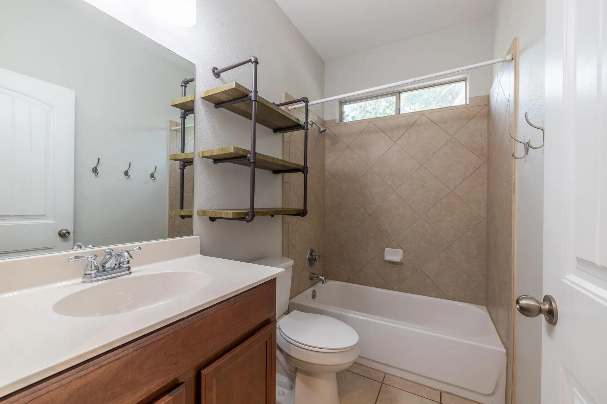 Photo 4 of 2329 AMUR DR