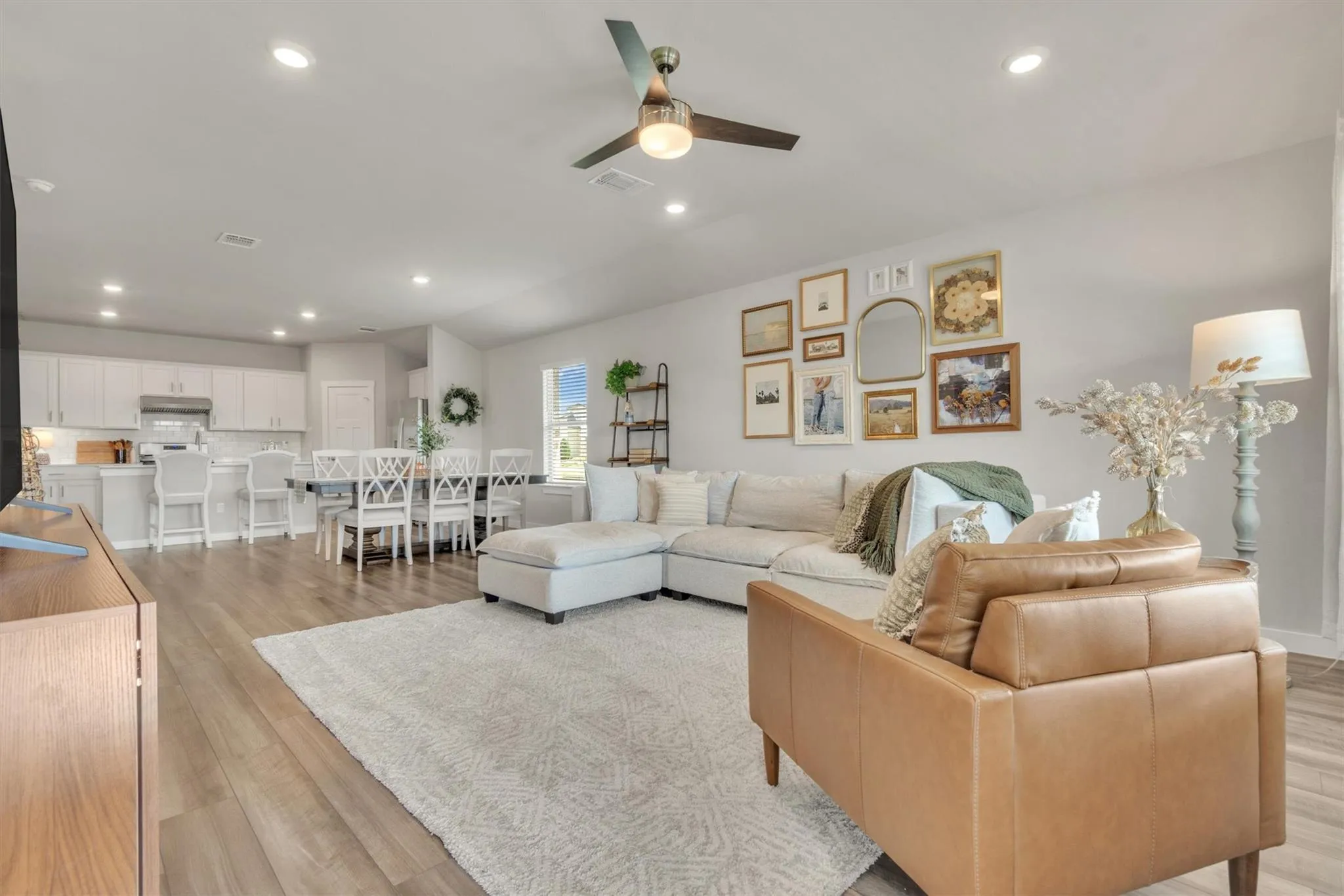Photo 5 of 1008 TIPTON ST