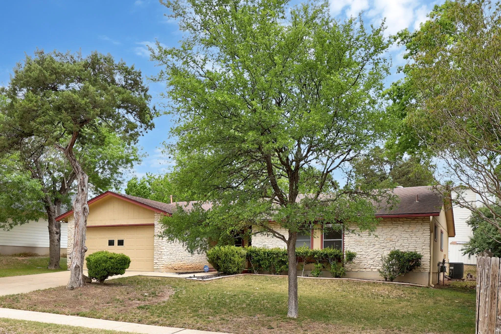 Photo 2 of 2110 TREDE DR