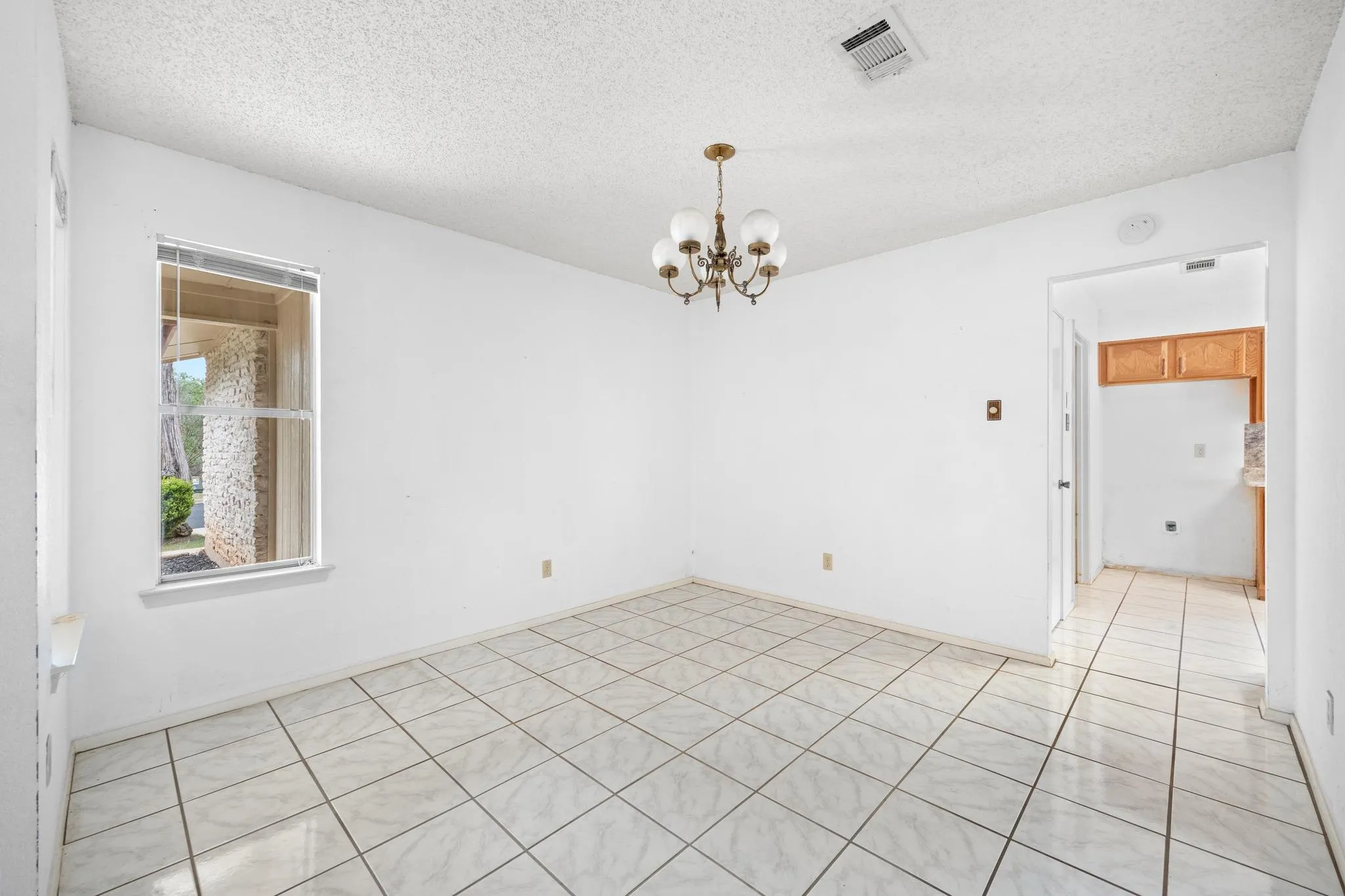 Photo 4 of 2110 TREDE DR
