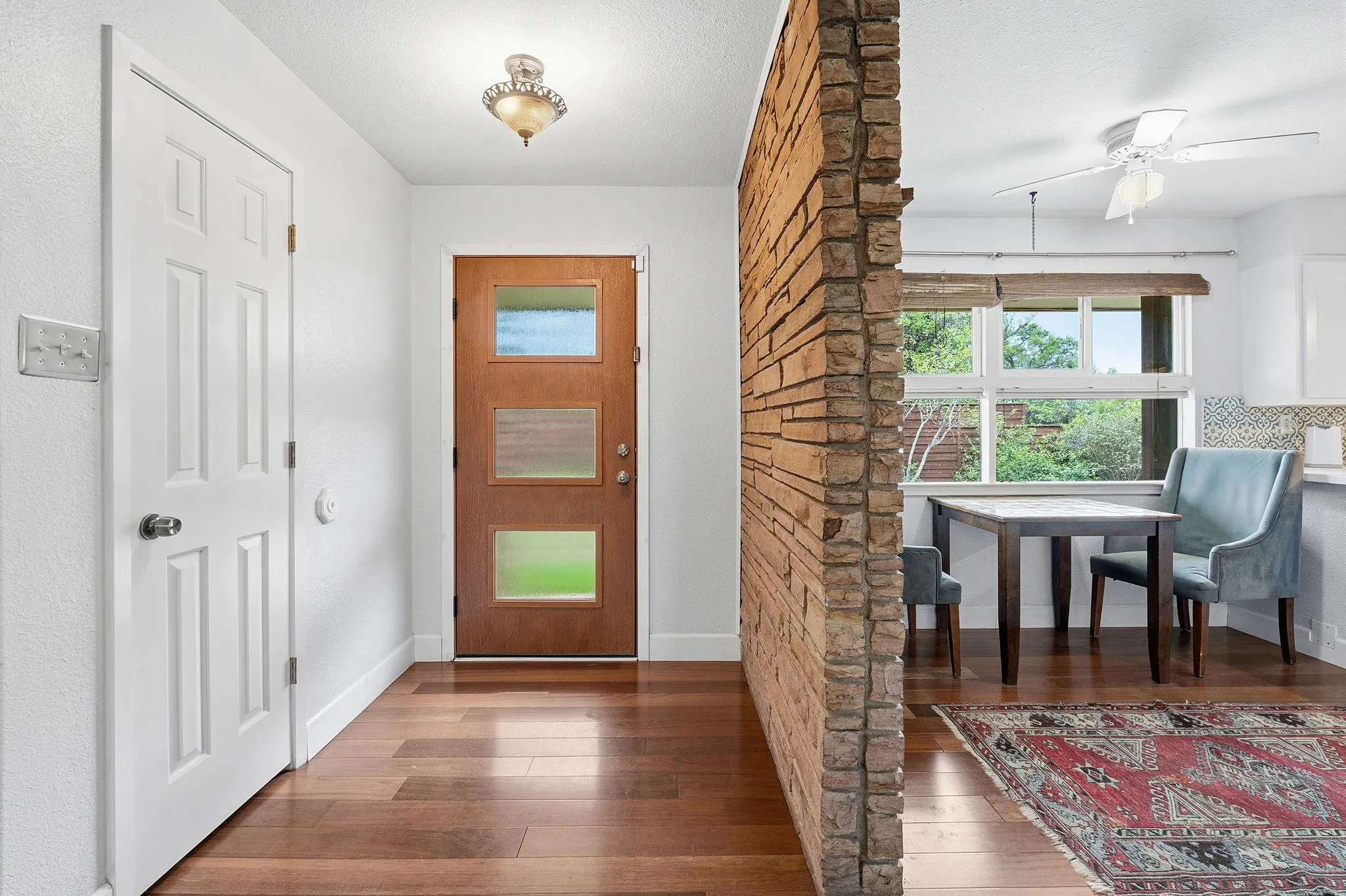 Photo 5 of 700 CORRAL LN