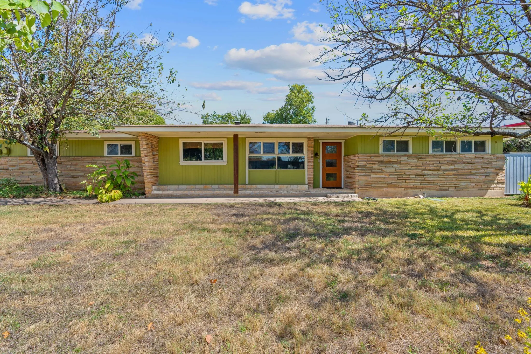 Photo of 700 CORRAL LN, Austin, TX, 78745