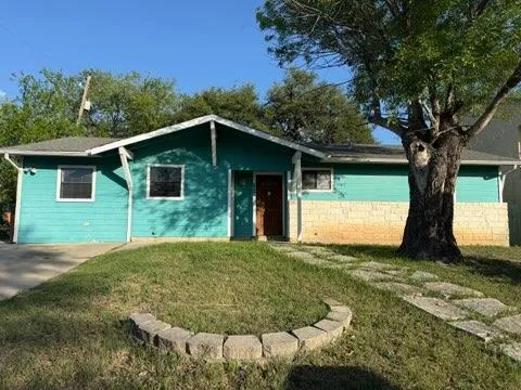 Photo of 5609 GLOUCESTER LN, Austin, TX, 78723