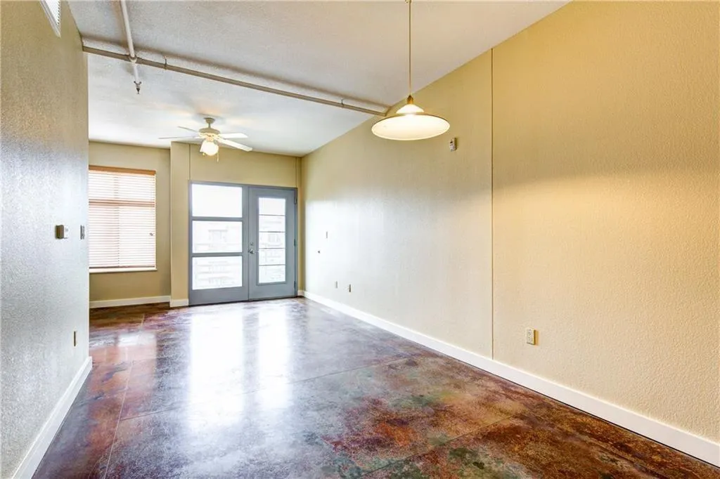 Photo 2 of 711 W 26TH ST #506