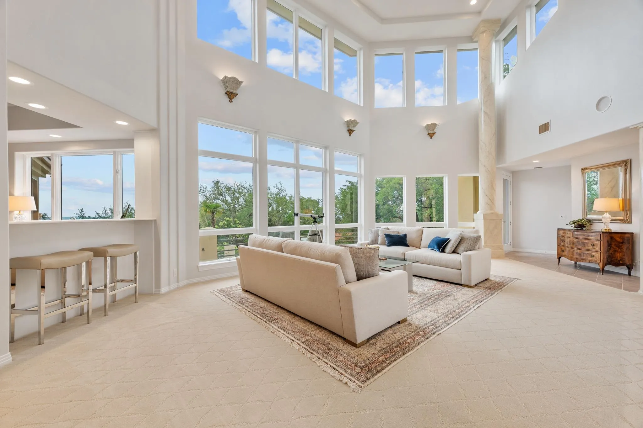 Photo 5 of 15903 SOLEIL CT