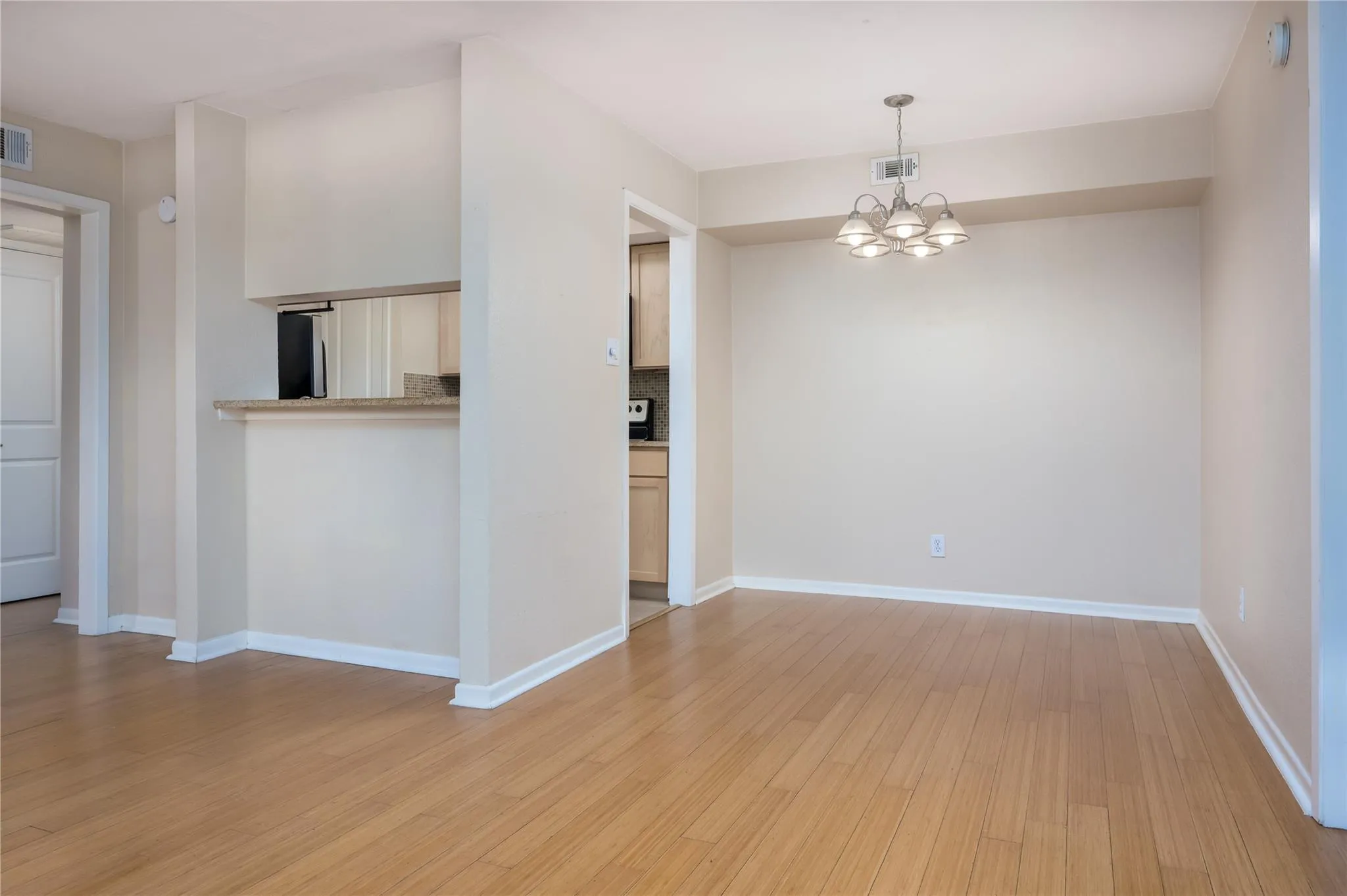 Photo 3 of 3204 MENCHACA RD #105