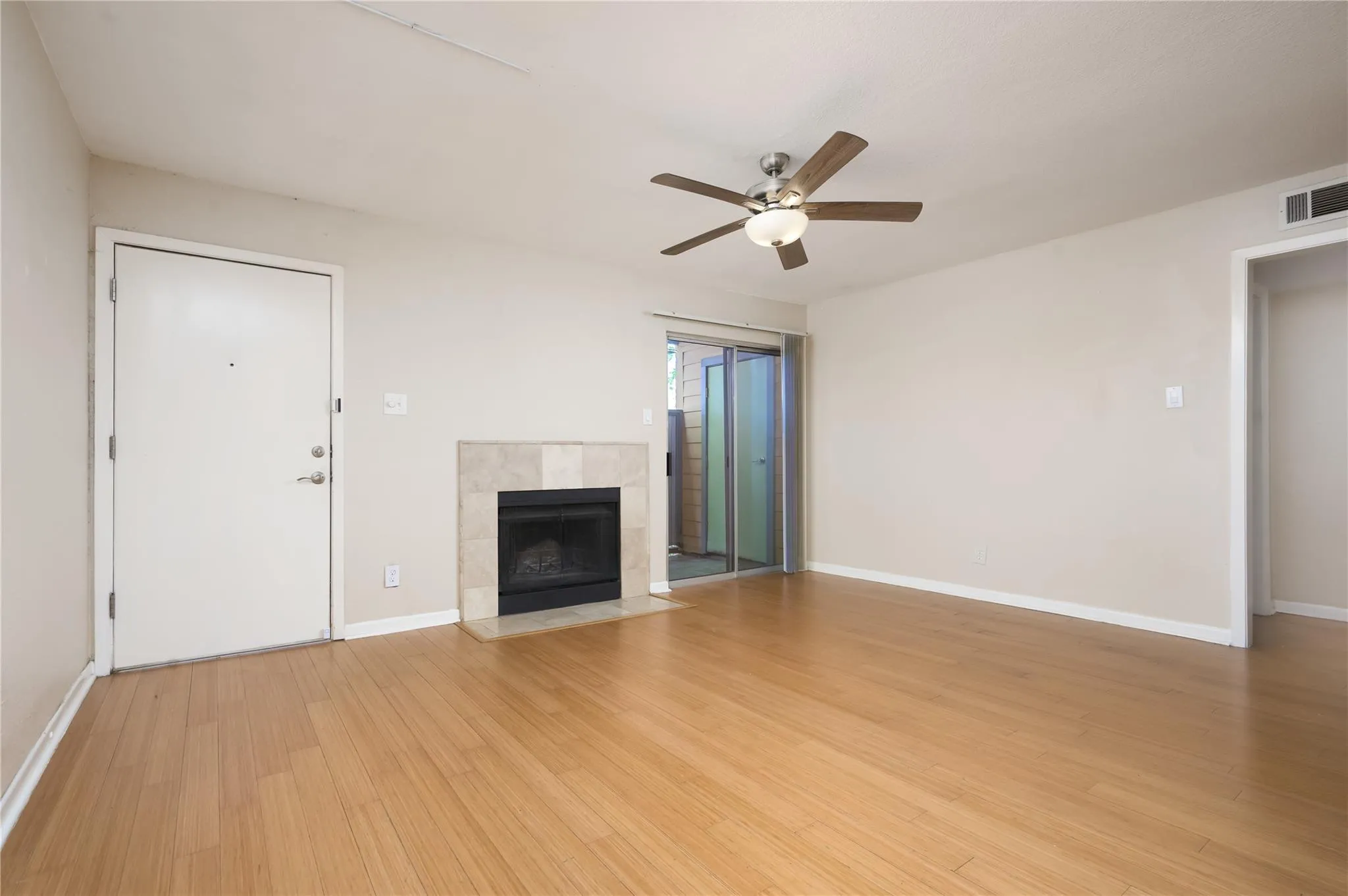 Photo 4 of 3204 MENCHACA RD #105