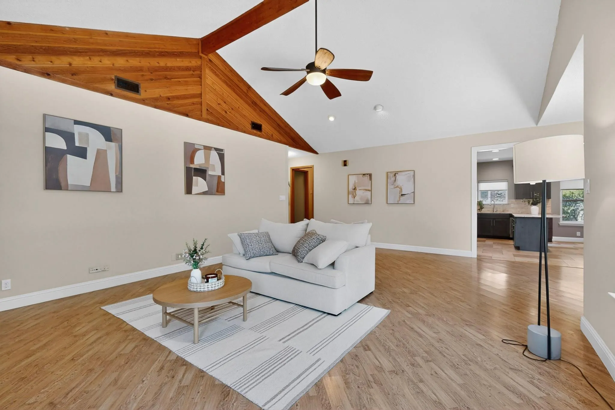 Photo 3 of 9202 AMBERWOOD CV
