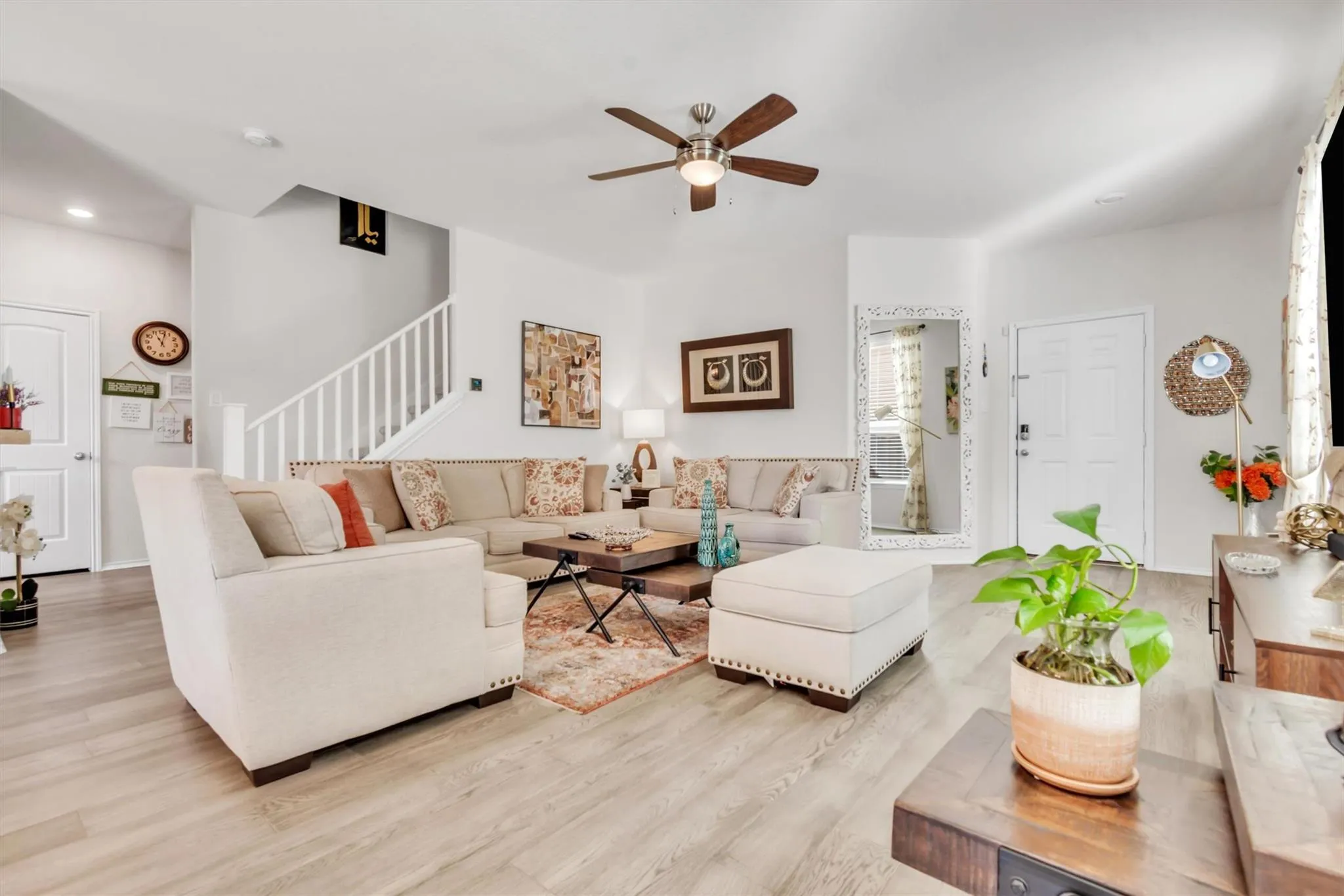 Photo 5 of 421 CONCHILLOS DR