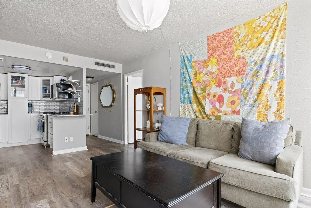 Photo 5 of 1800 LAVACA ST #207