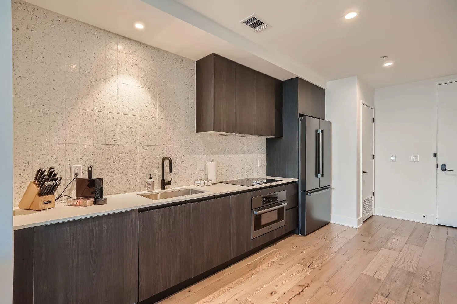 Photo 4 of 48 E EAST AVE #1706
