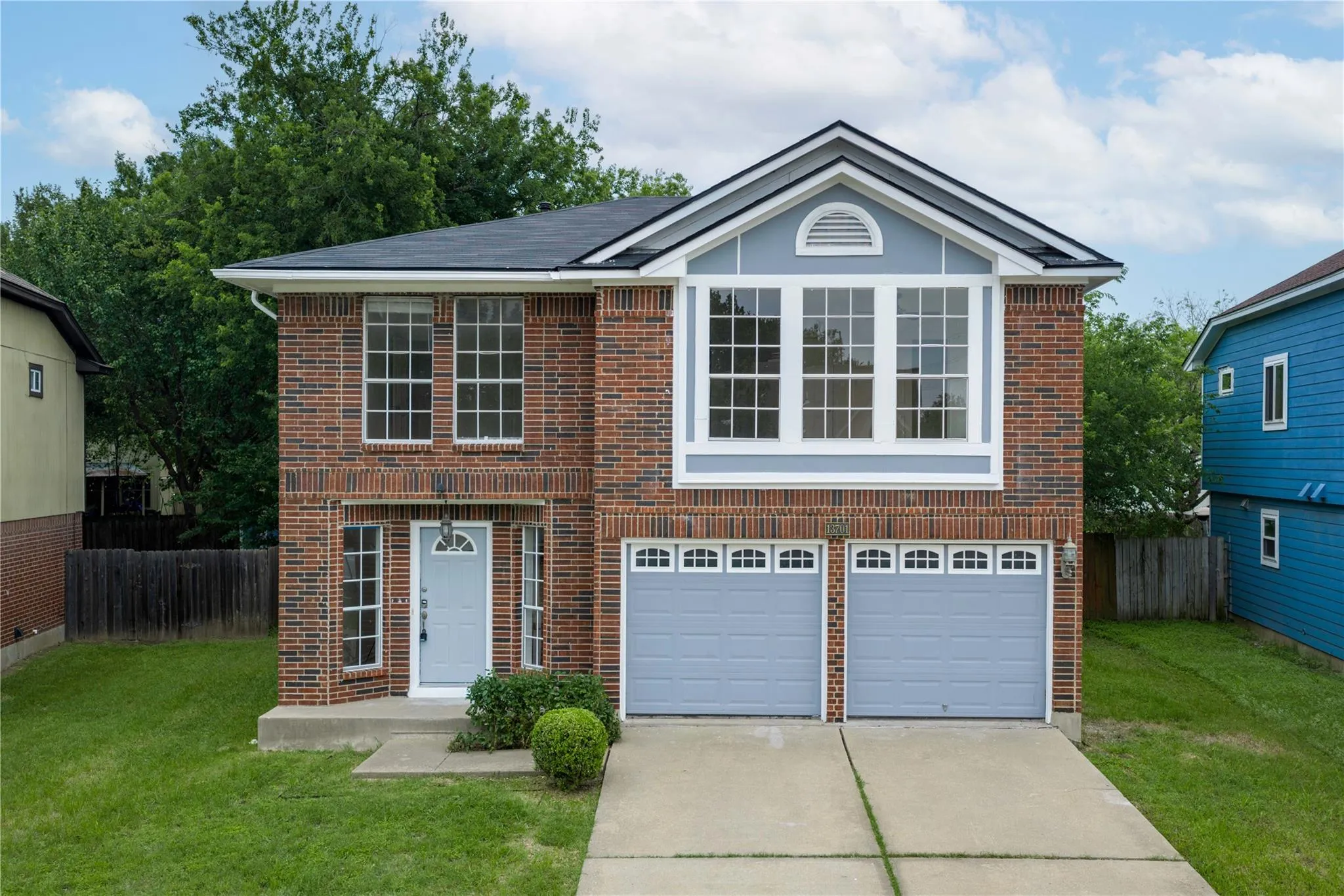 Photo 2 of 13701 CAMBOURNE DR