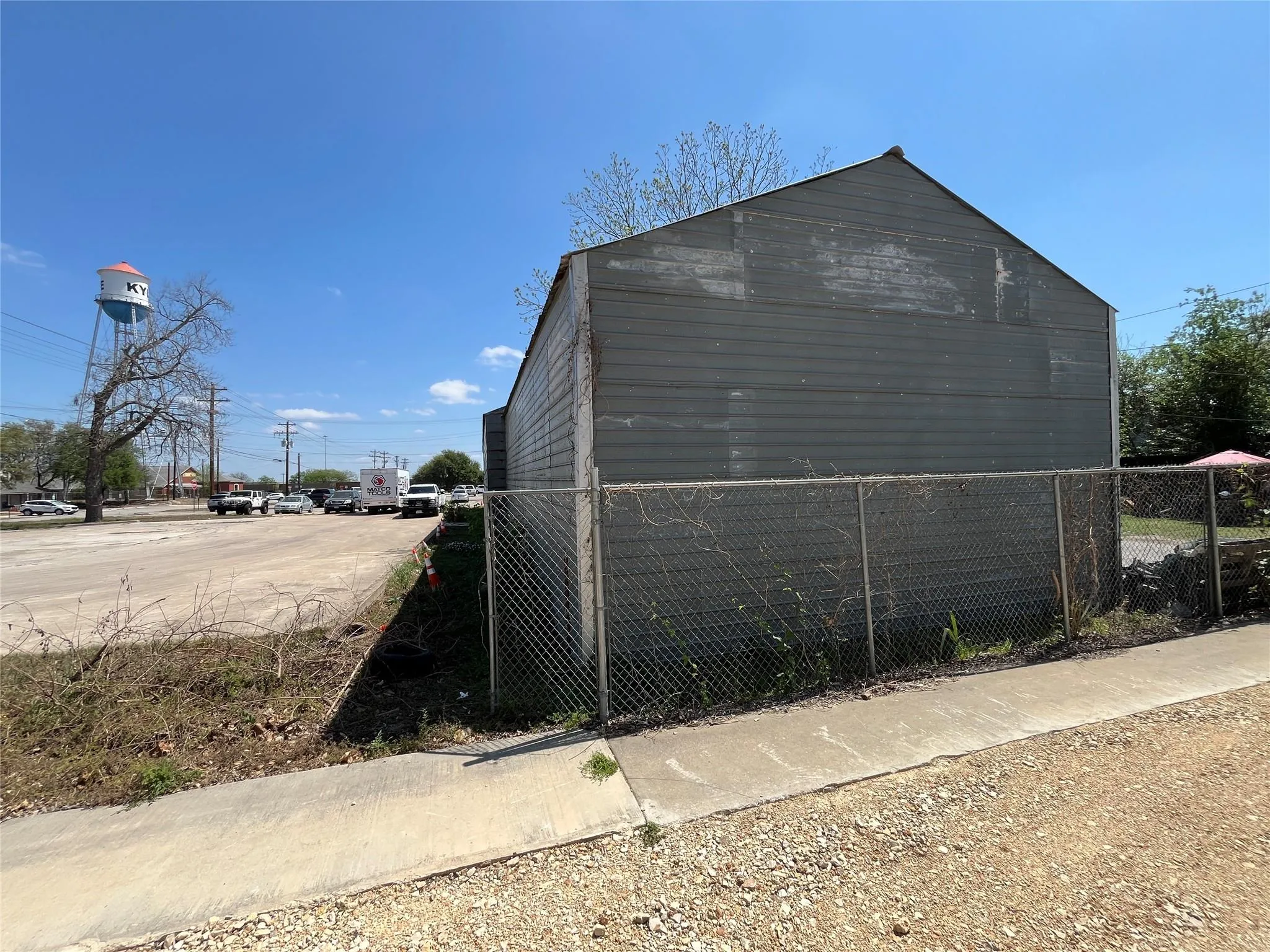 Photo 4 of 107 N MAIN ST