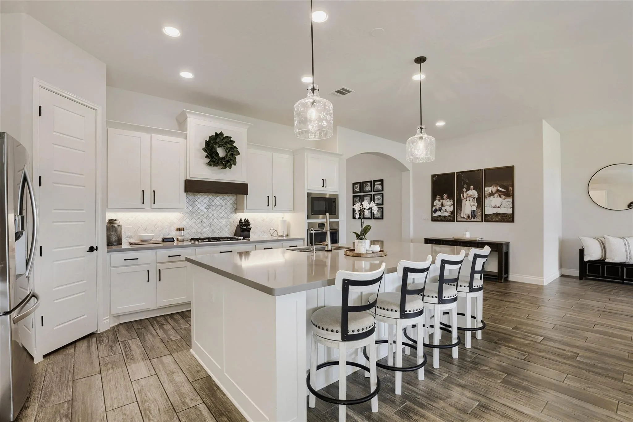 Photo 4 of 616 BREEZYGRASS WAY