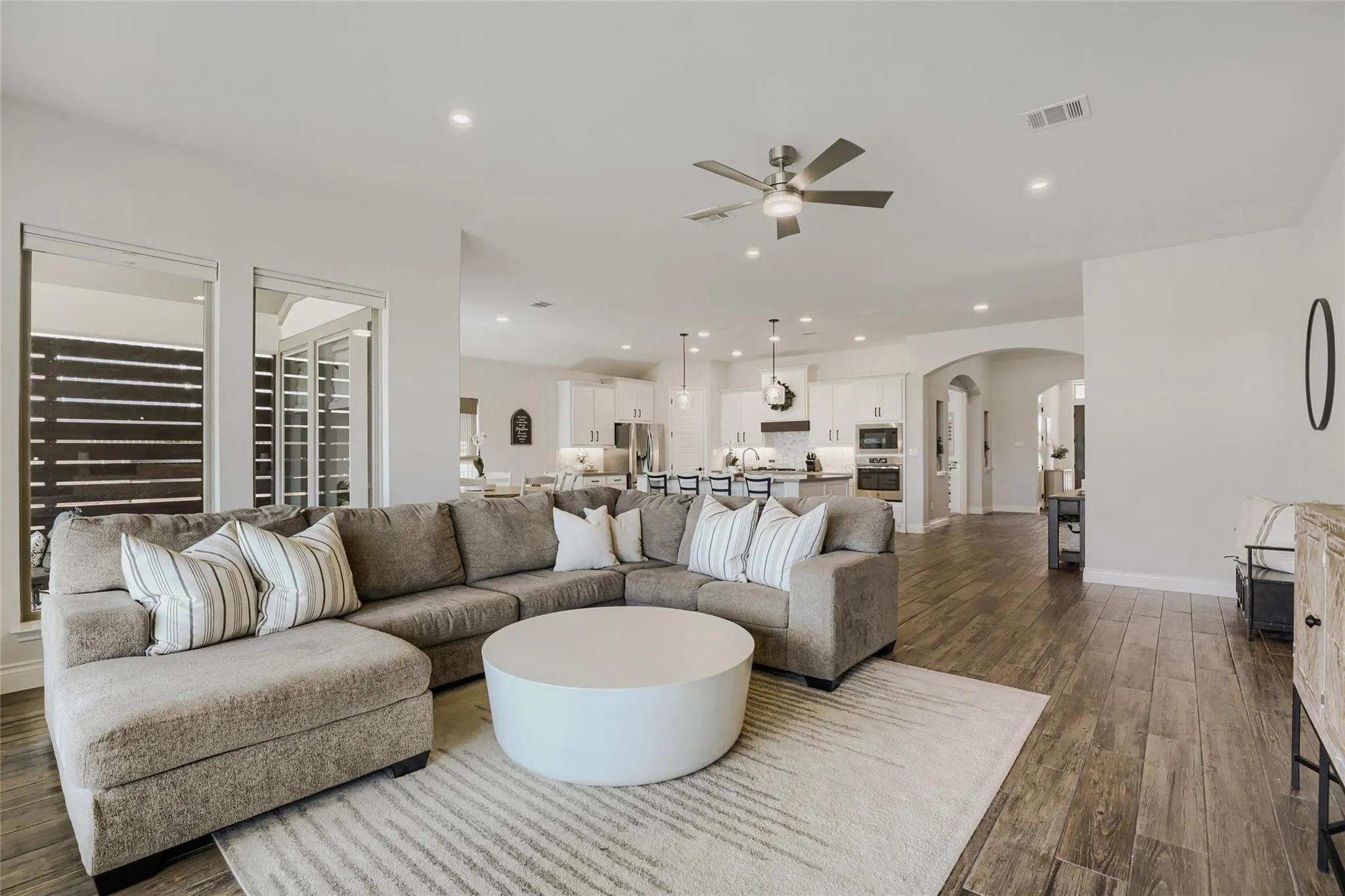 Photo 5 of 616 BREEZYGRASS WAY