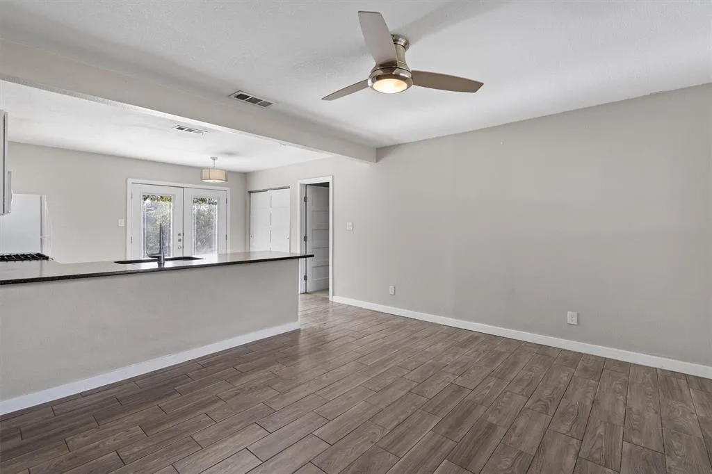 Photo 4 of 4707 LITTLE HILL CIR