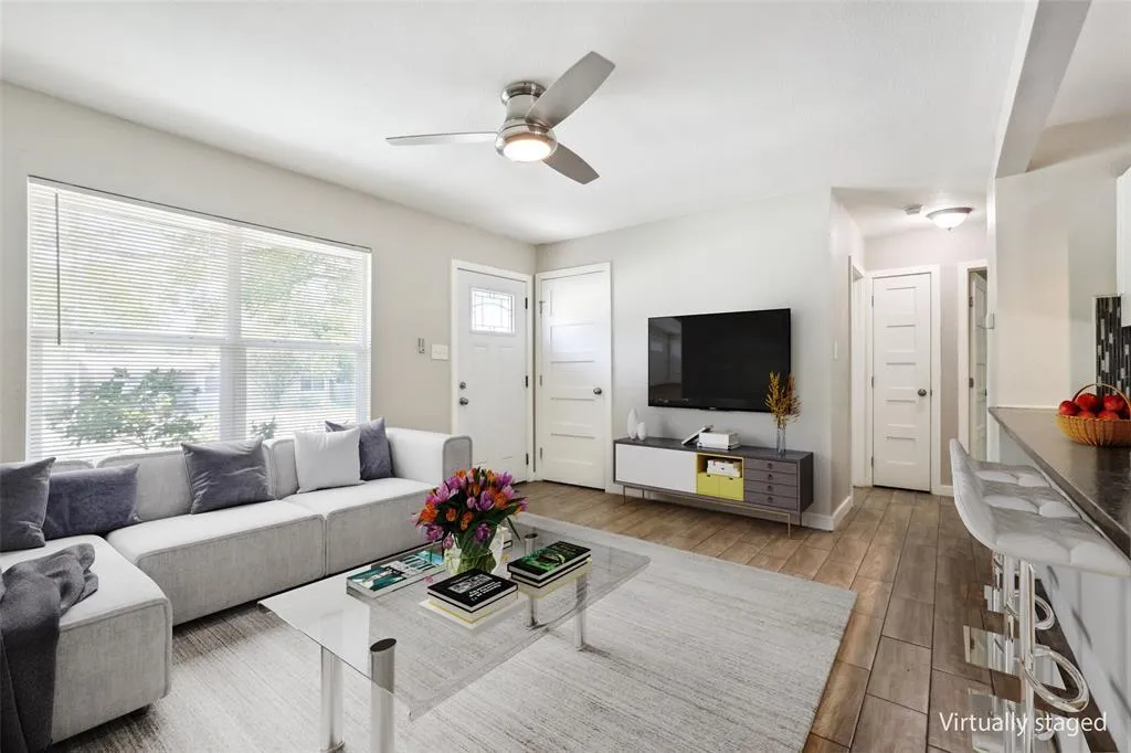 Photo 5 of 4707 LITTLE HILL CIR