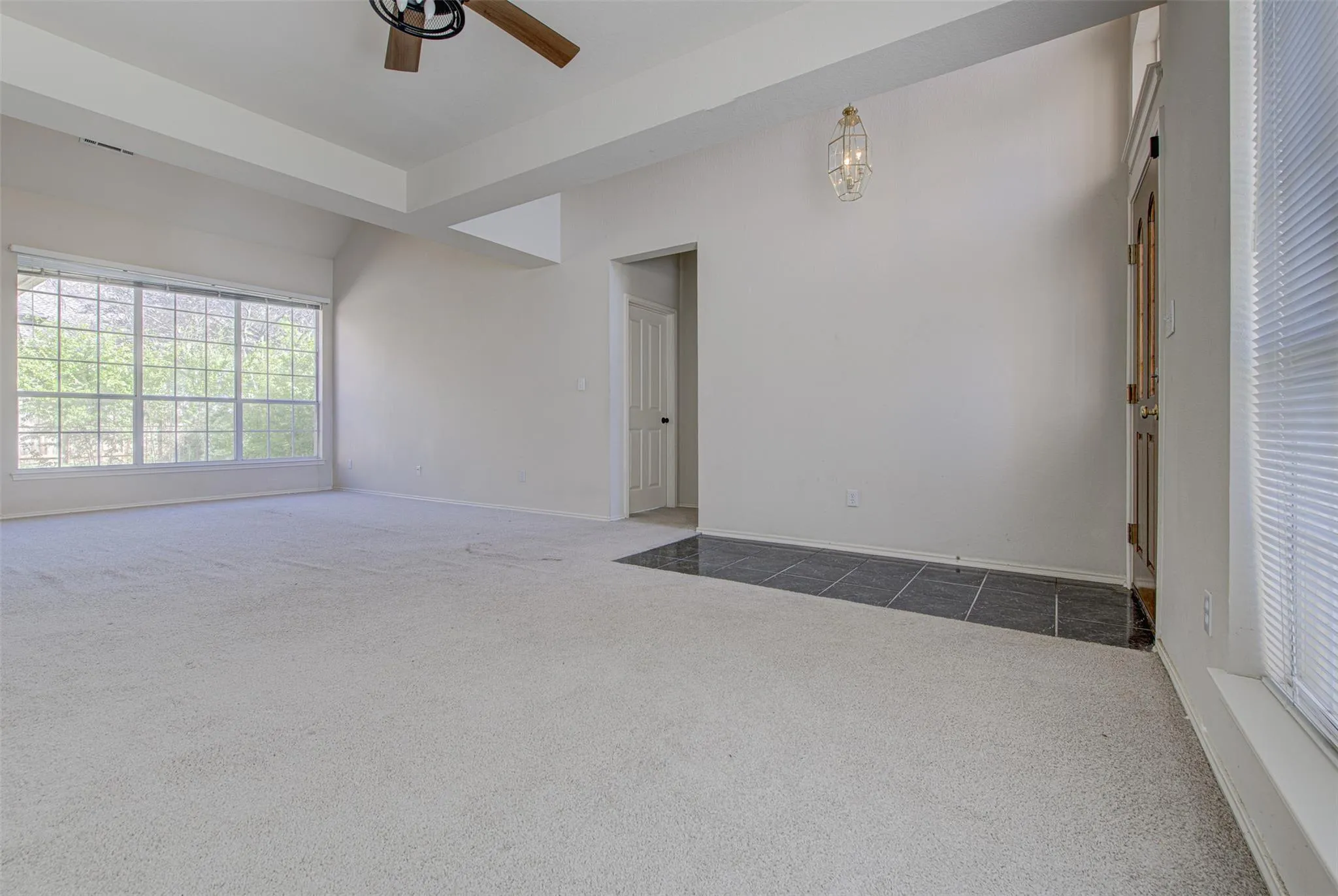 Photo 4 of 30011 OAKLAND HILLS DR