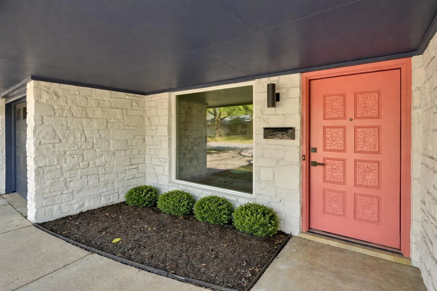Photo 2 of 9801 OAK HOLLOW DR