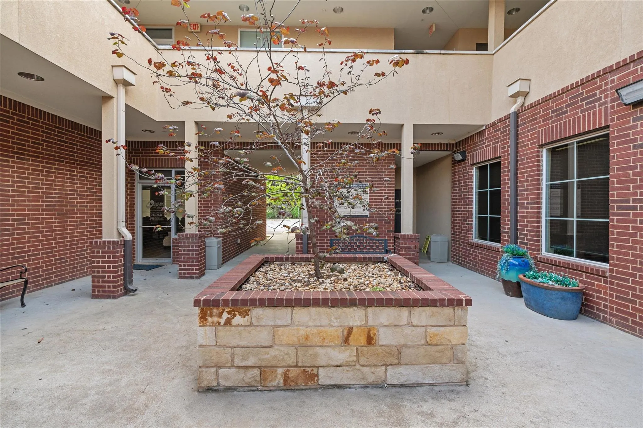Photo 2 of 503 E PALM VALLEY BLVD #220