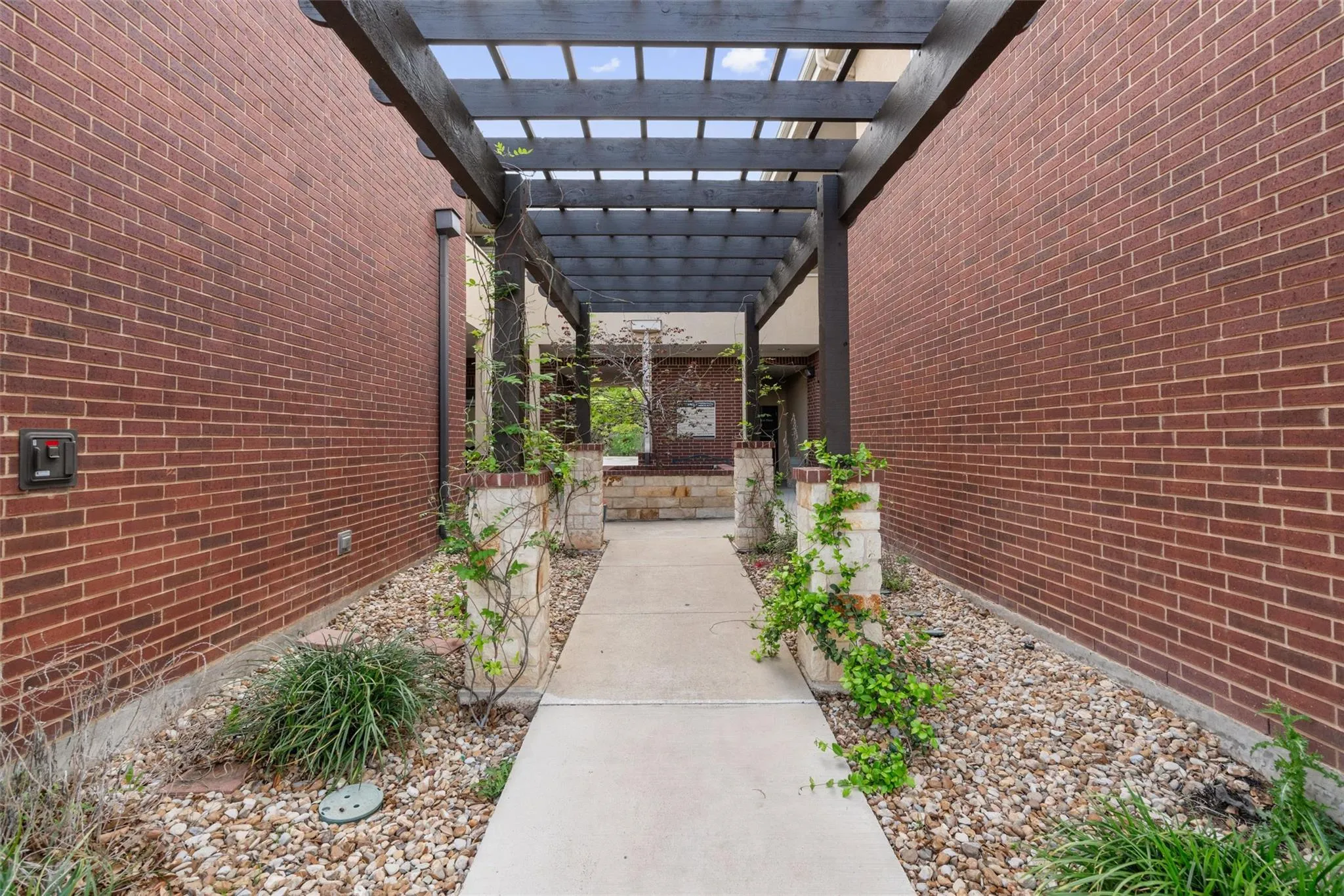 Photo 4 of 503 E PALM VALLEY BLVD #220