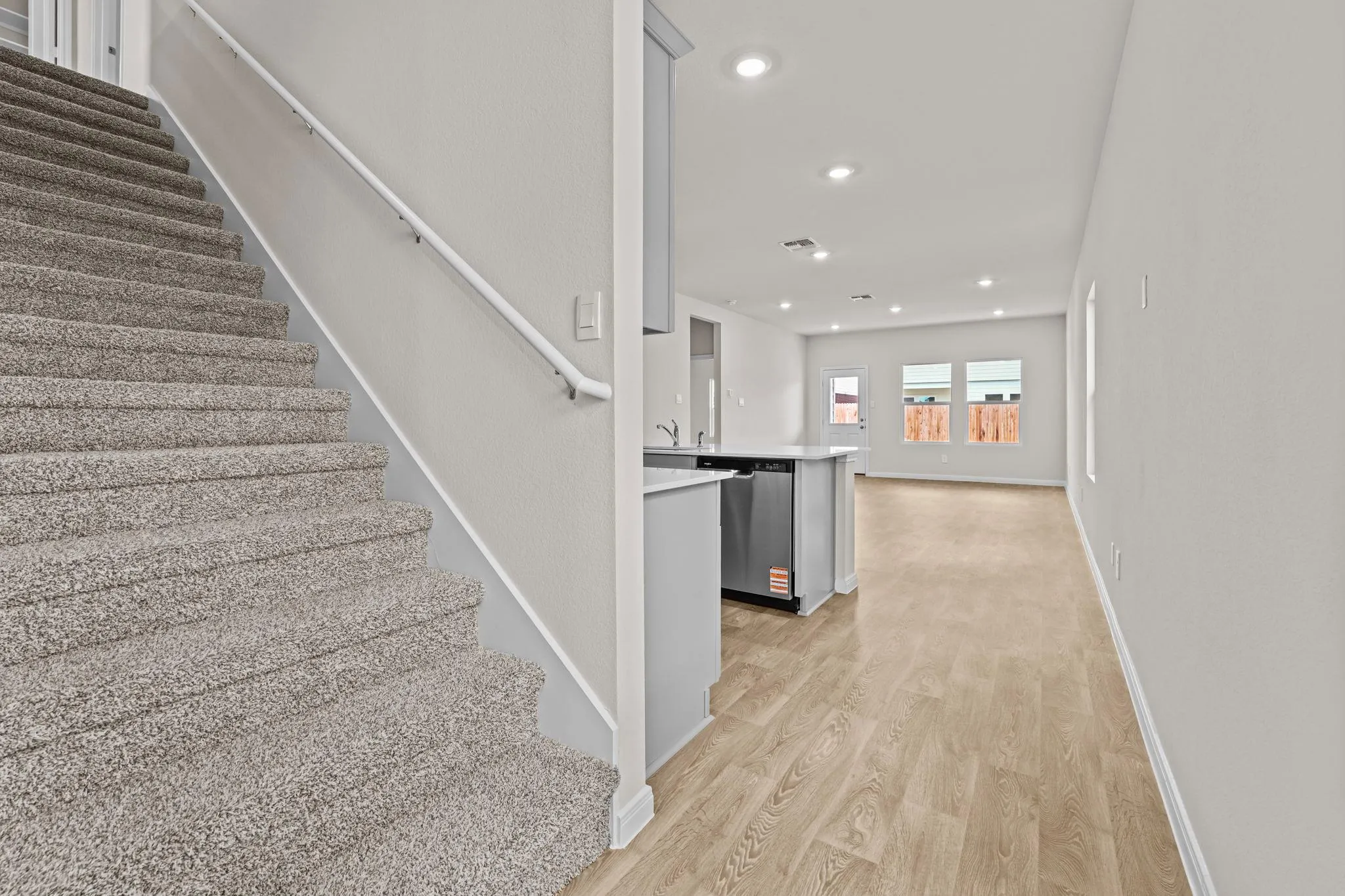 Photo 5 of 313 NEW ALBANY LN