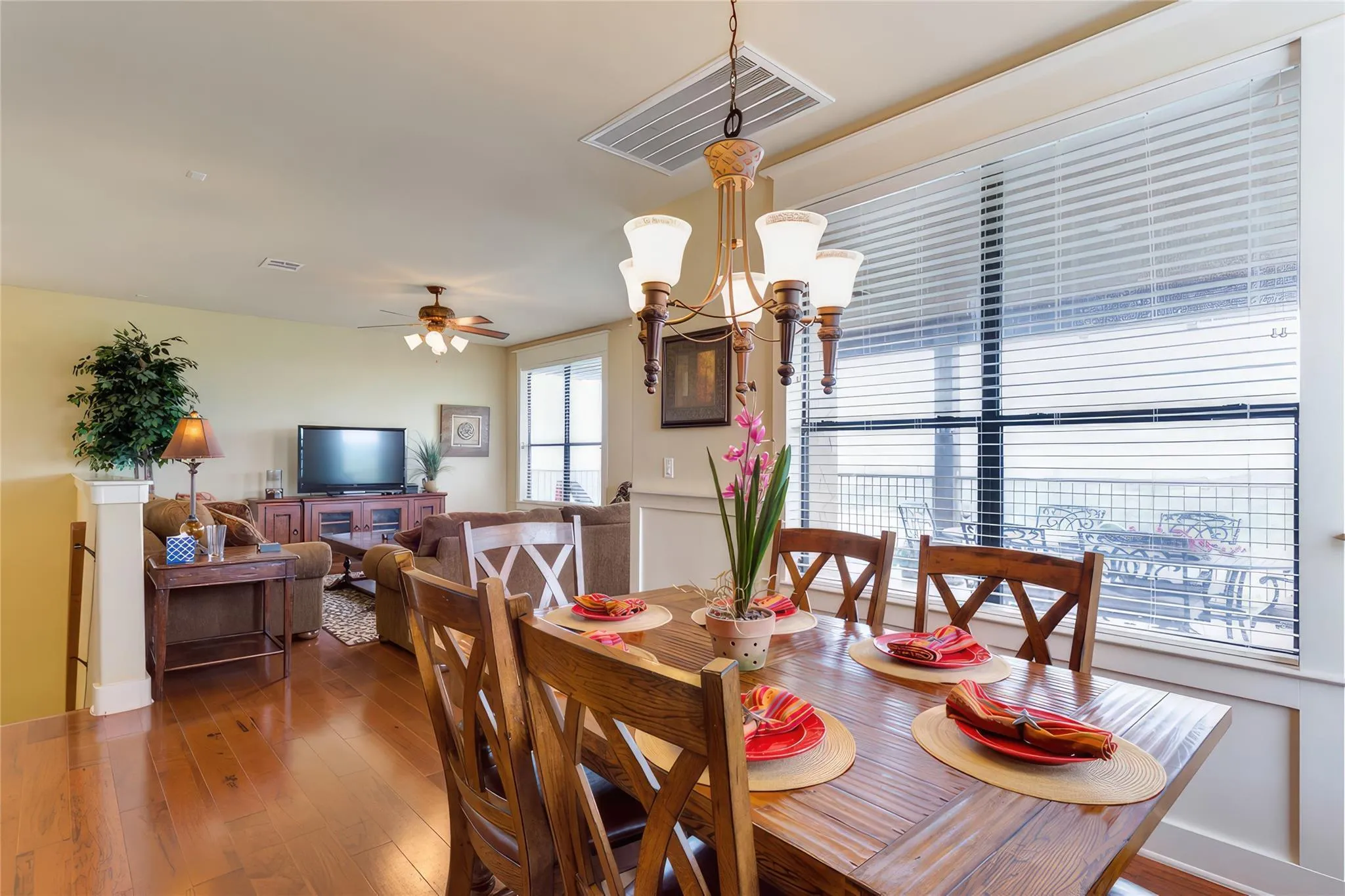 Photo 5 of 17932 EDGEWOOD WAY