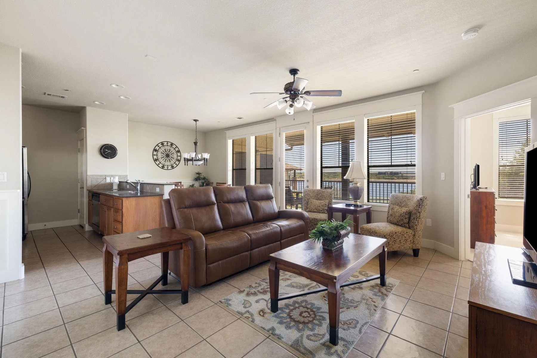 Photo 5 of 6712 LANTERN VIEW DR #302