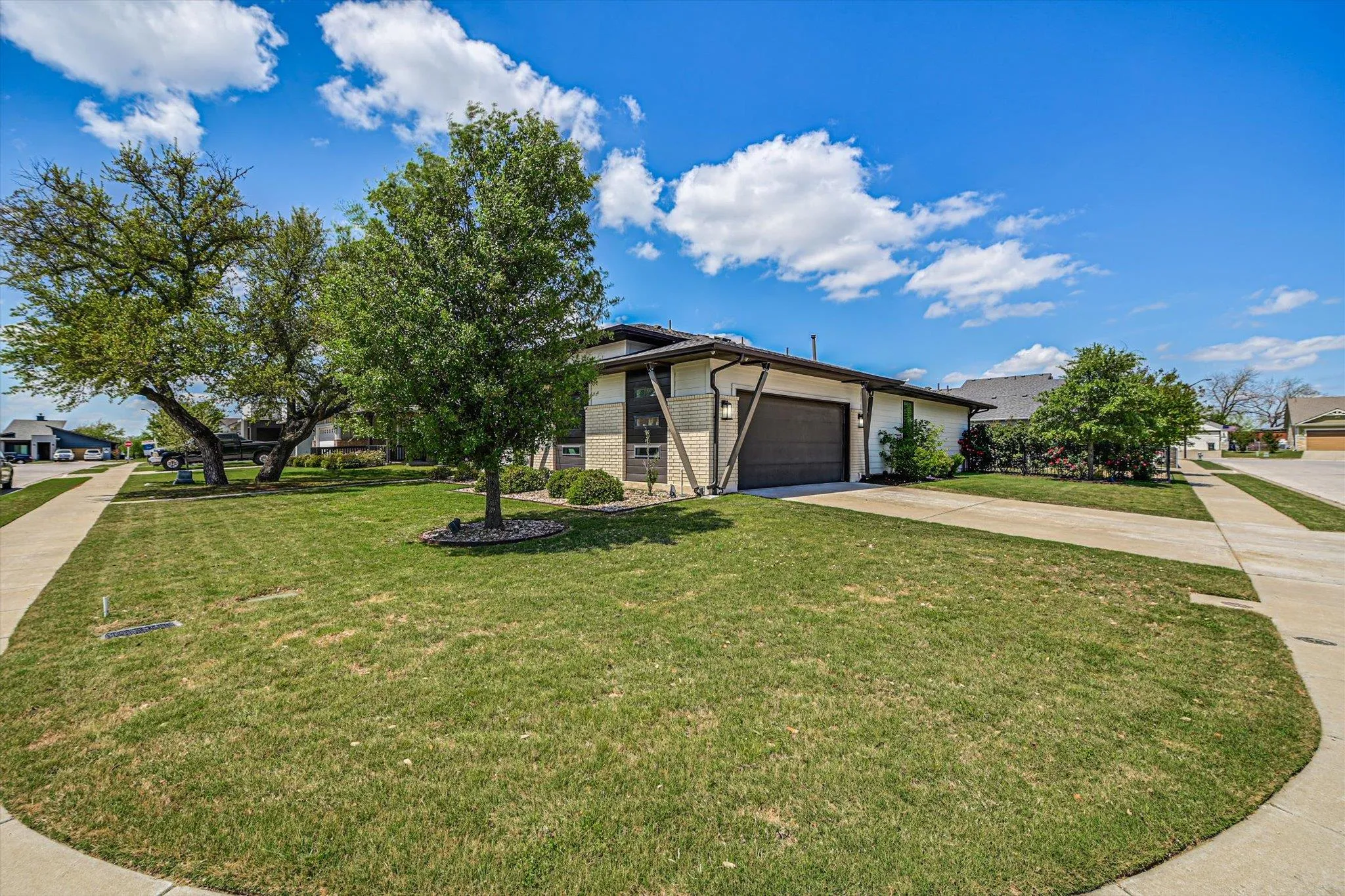 Photo 3 of 100 DAX DR