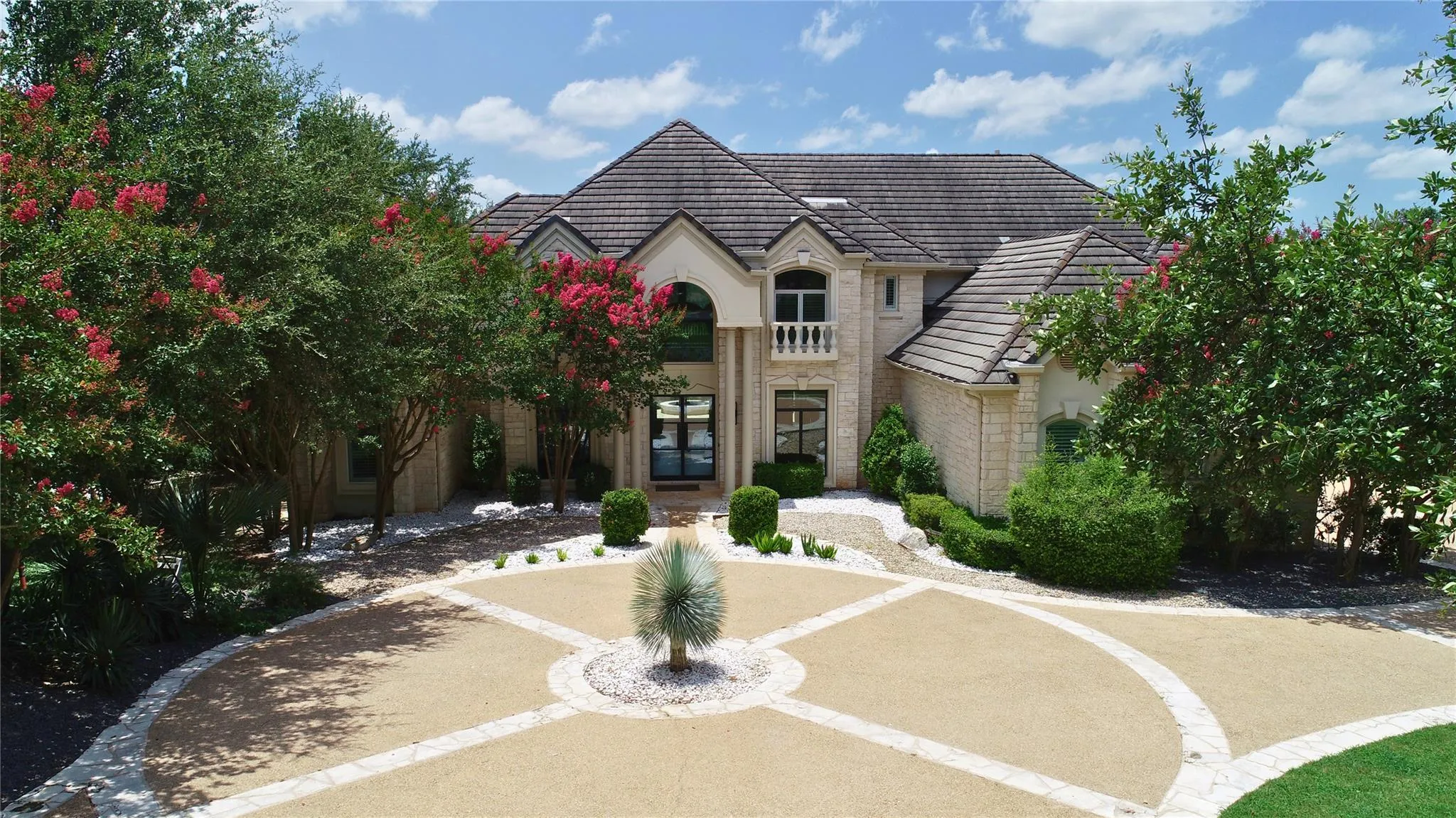 Photo of 8513 CHALK KNOLL DR, Austin, 78735
