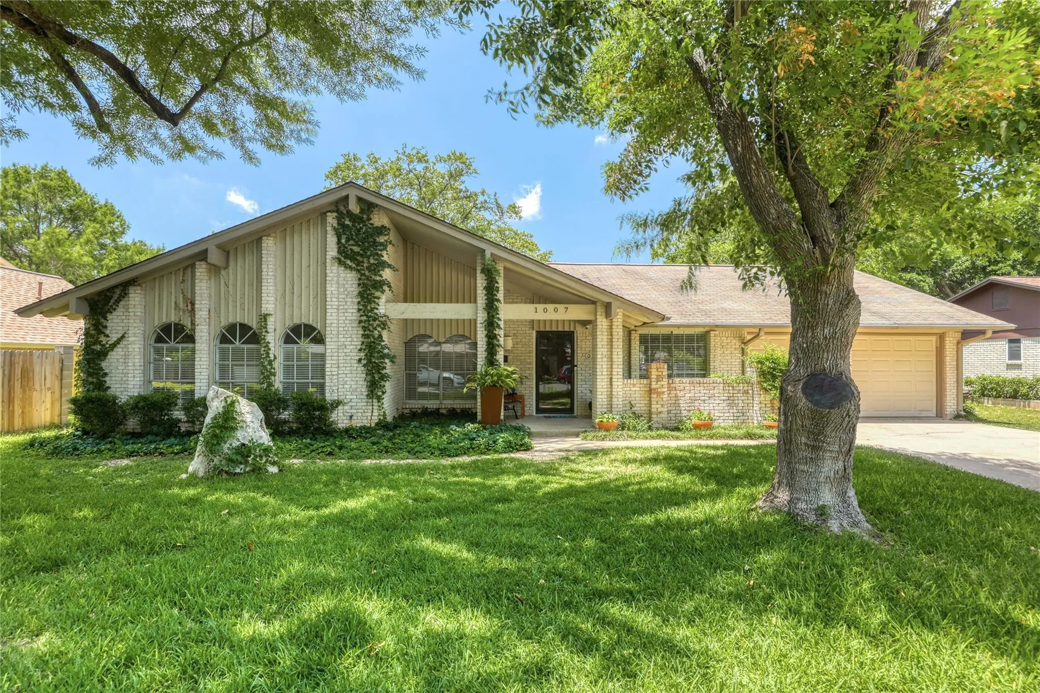 Photo of 1007 QUAIL PARK DR, Austin, TX, 78758