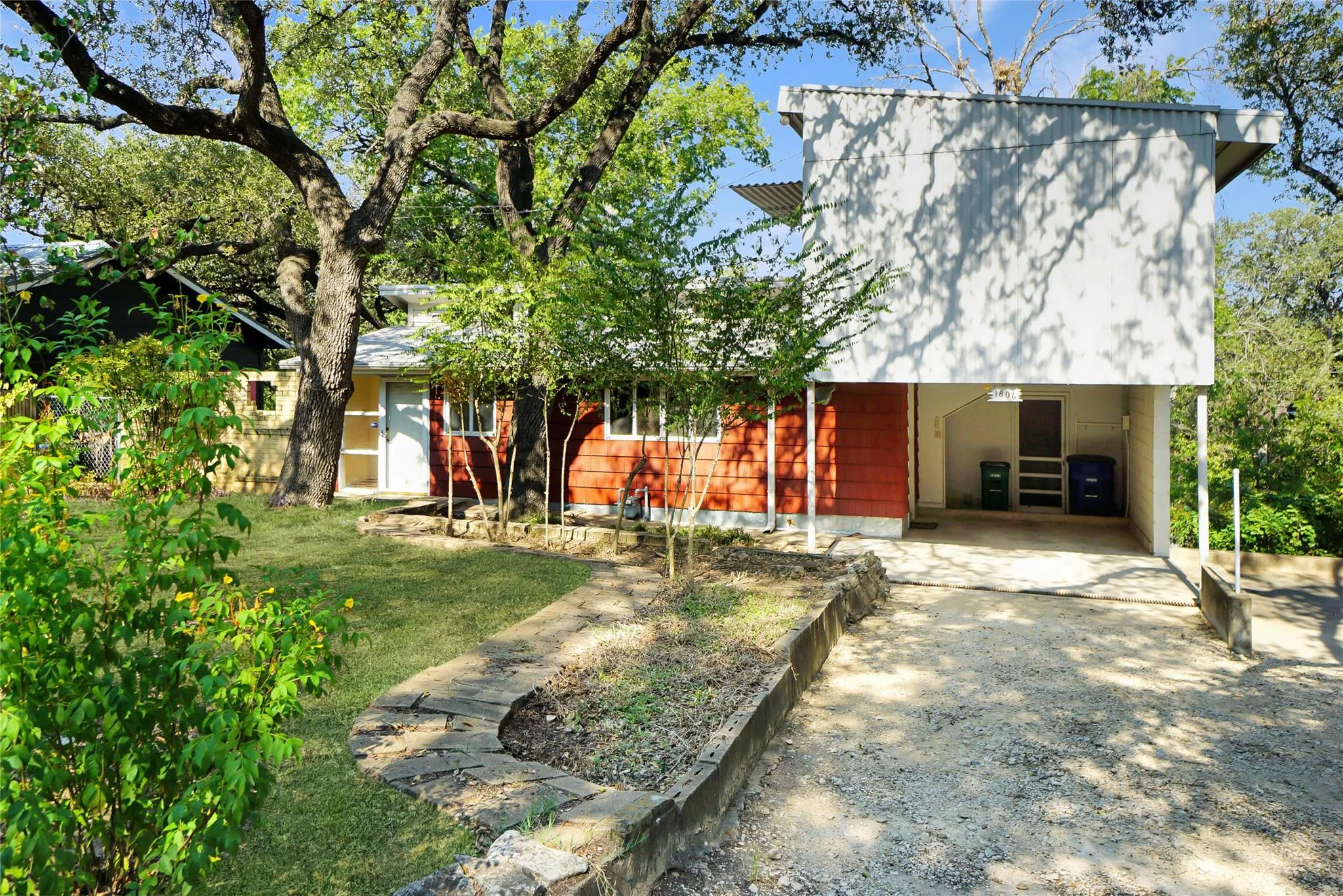 Photo 4 of 1806 ALTA VISTA AVE