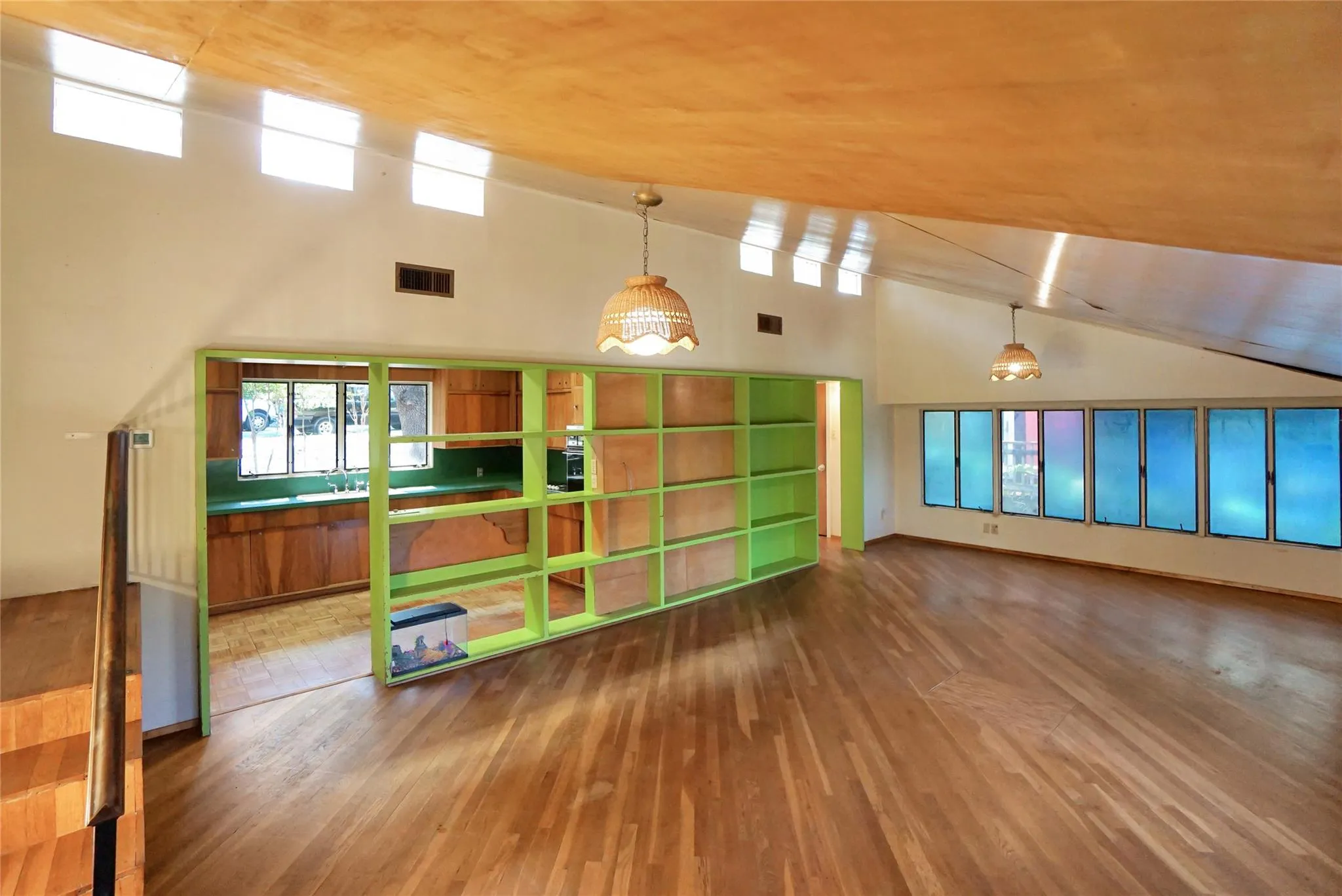 Photo 5 of 1806 ALTA VISTA AVE