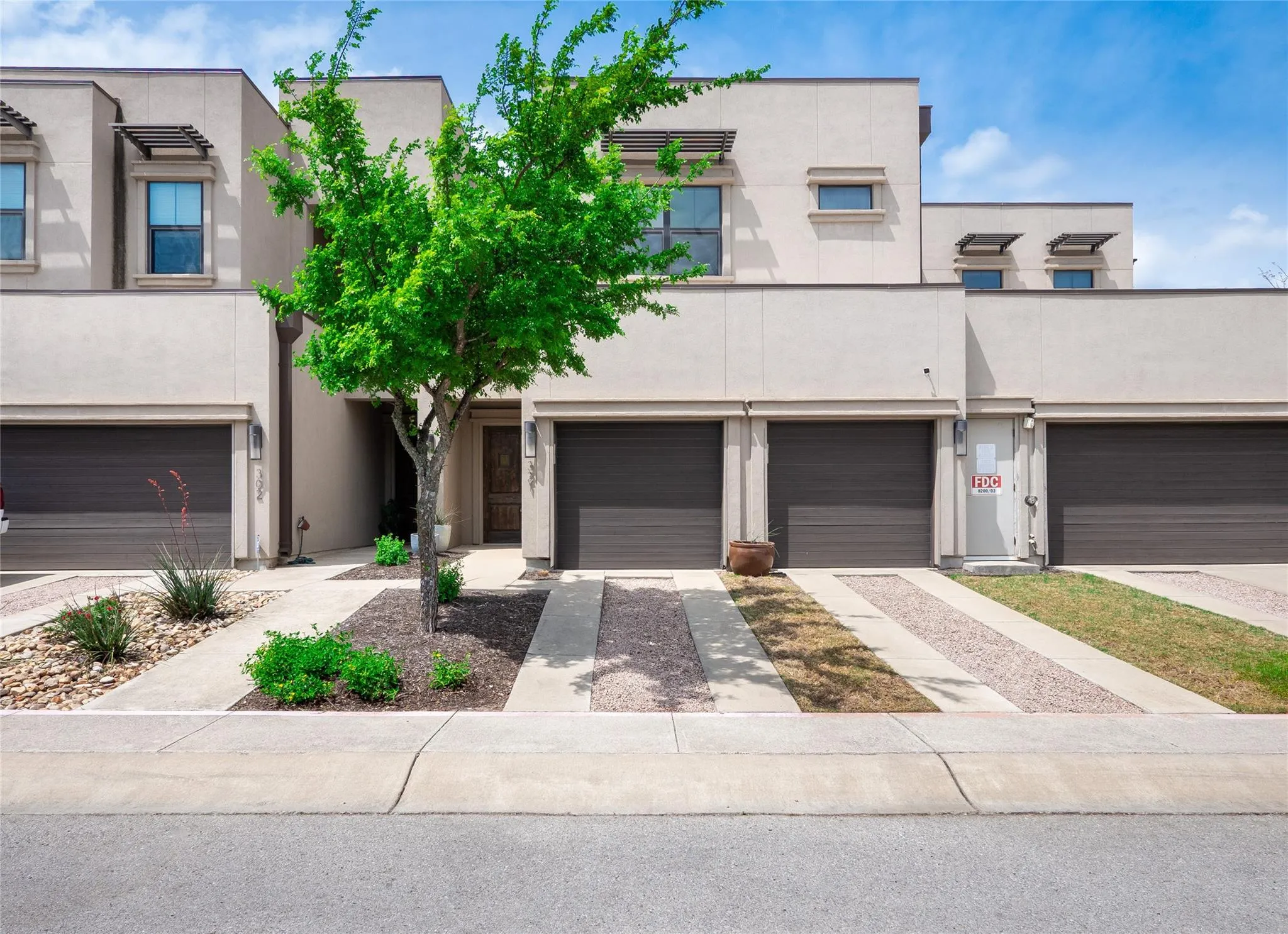 Photo of 8200 SOUTHWEST PKWY #321, Austin, TX, 78735