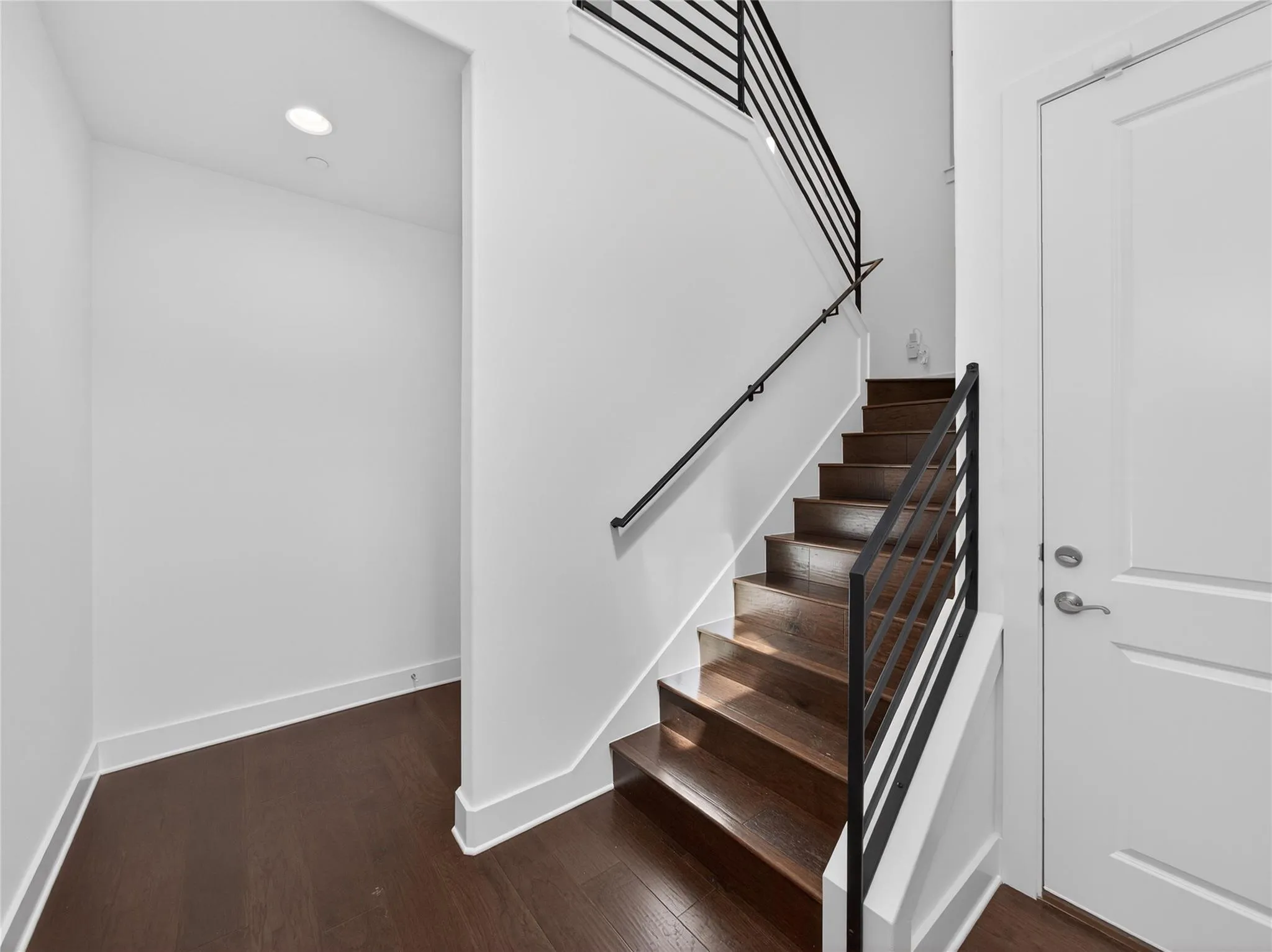 Photo 5 of 8200 SOUTHWEST PKWY #321