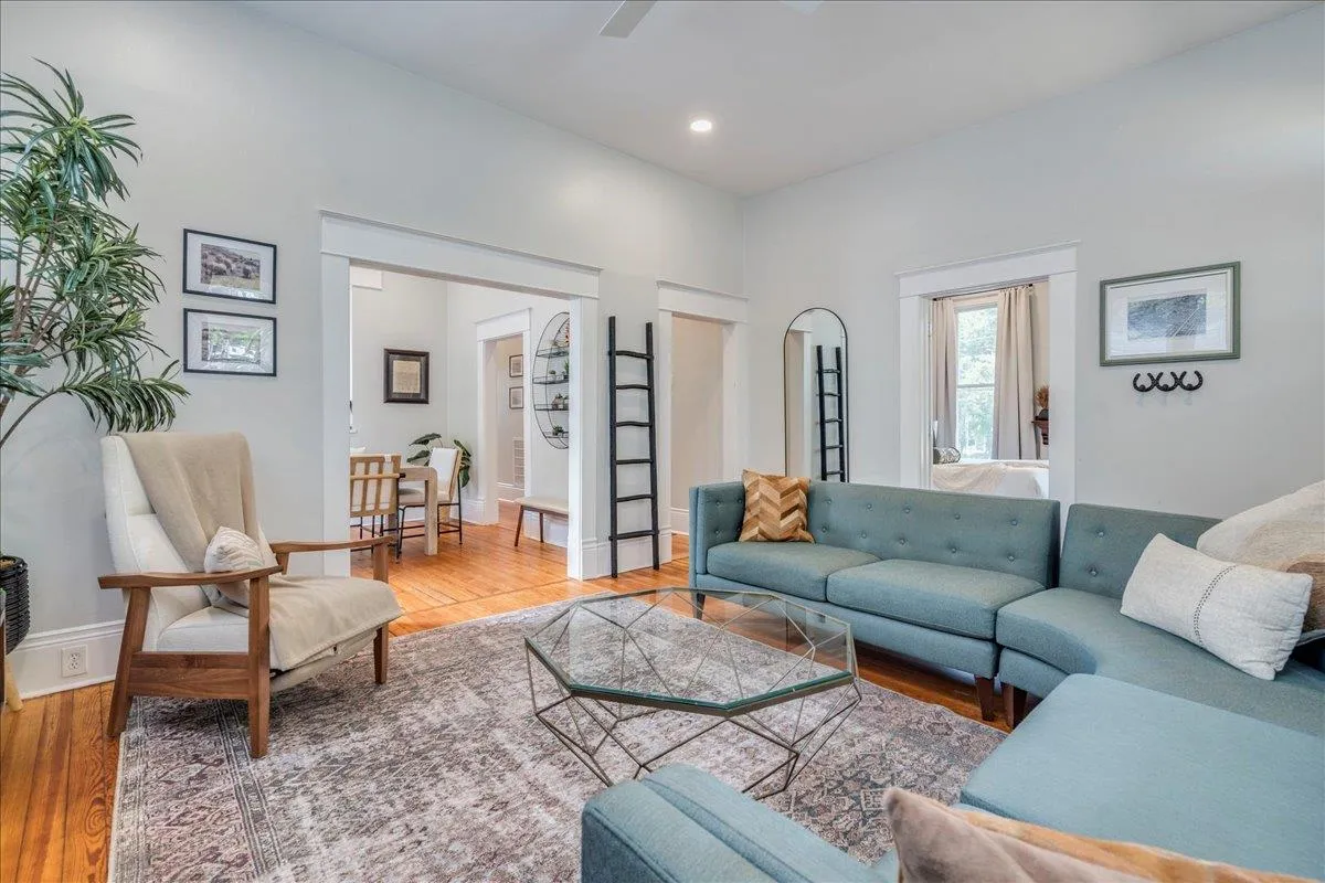 Photo 5 of 1317 NEWNING AVE