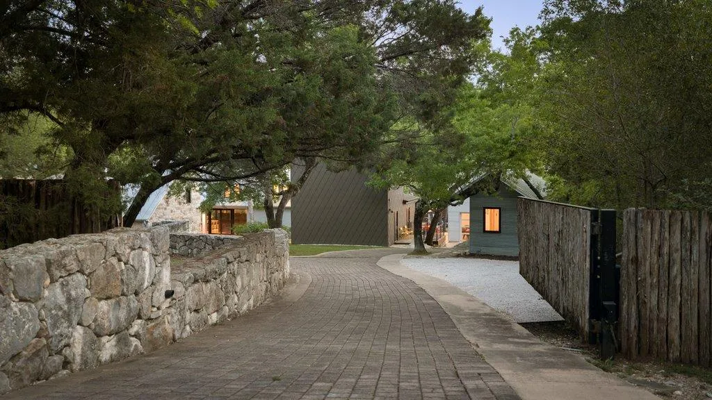 Photo 3 of 4707 PEACE PIPE PATH