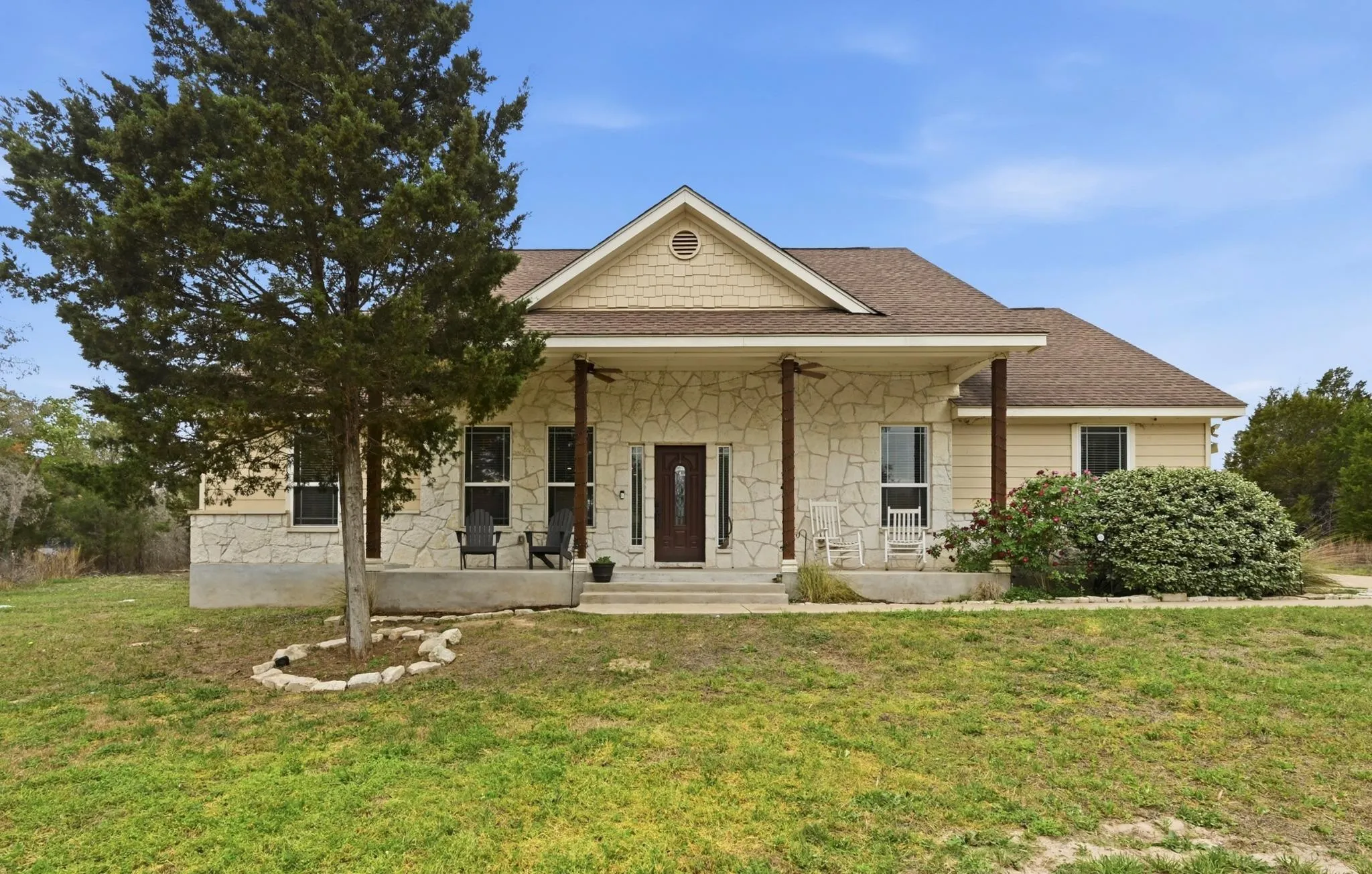 Photo 2 of 202 CEDAR HILLS DR