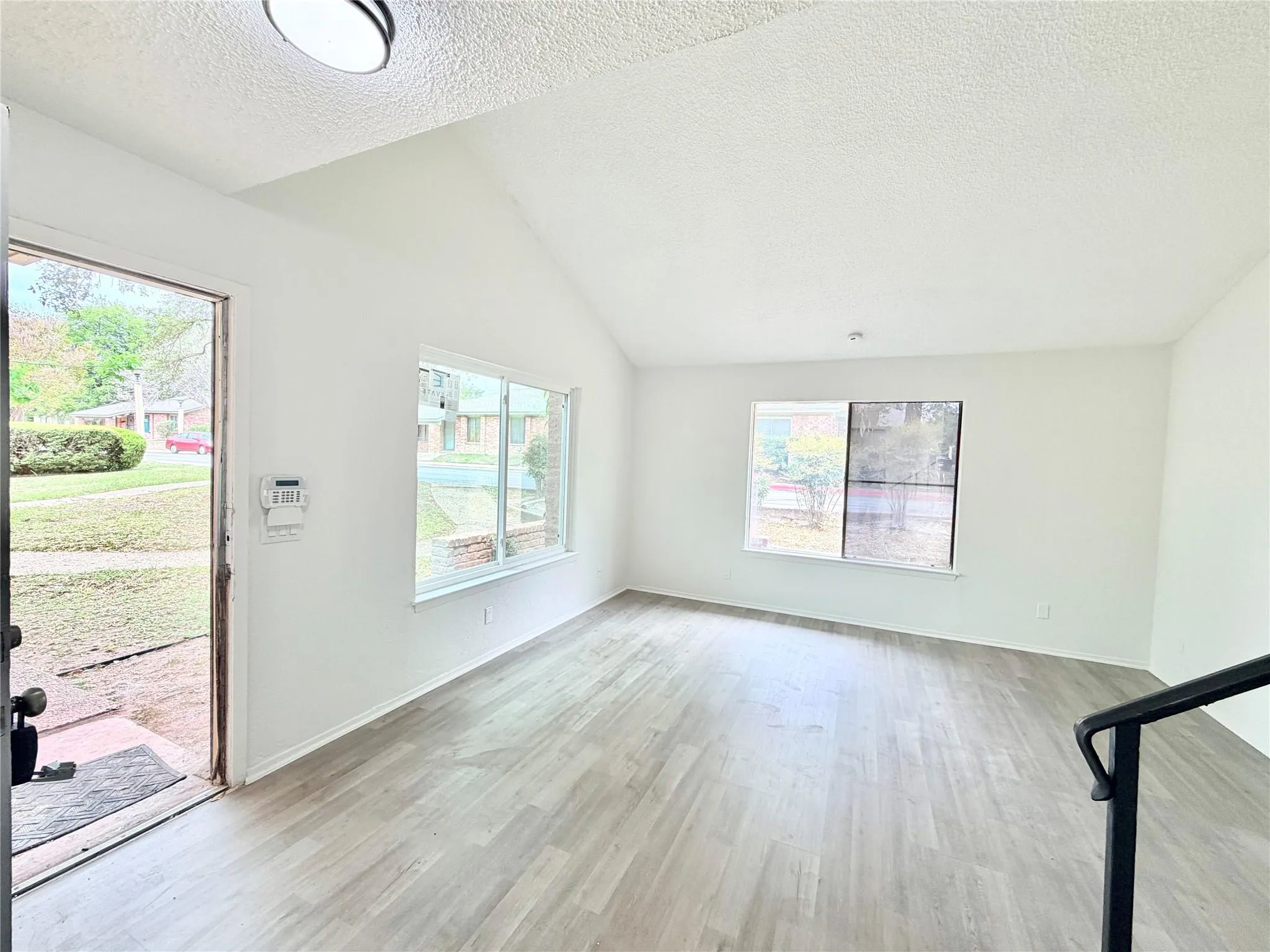 Photo 4 of 9623 COVEY RIDGE LN
