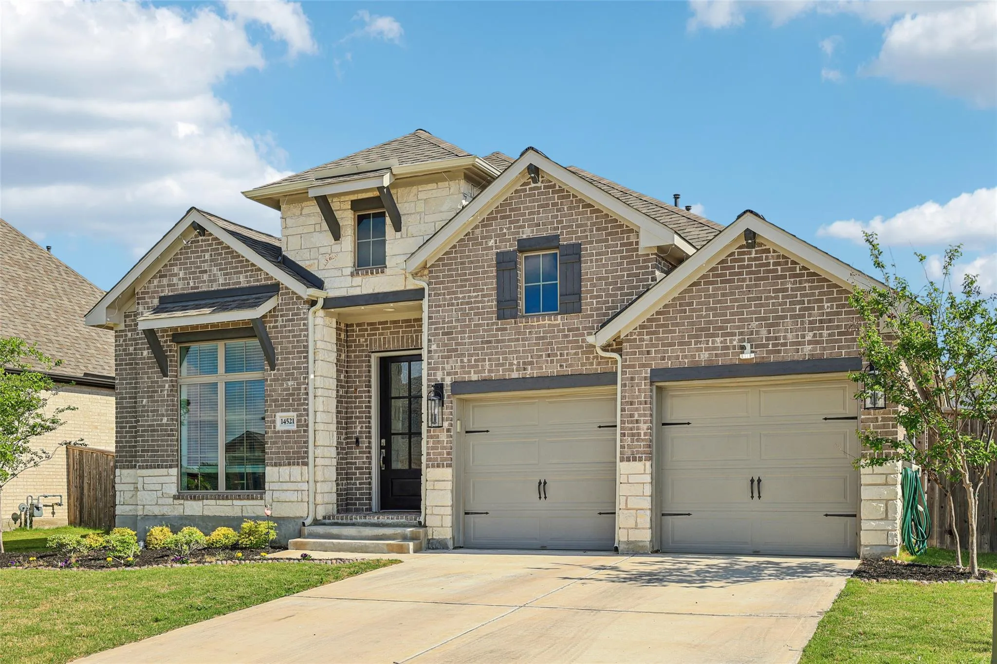 Photo 4 of 14521 KIRA LN