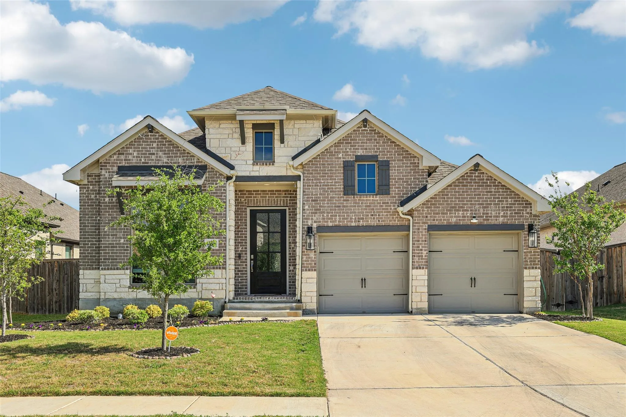 Photo 2 of 14521 KIRA LN