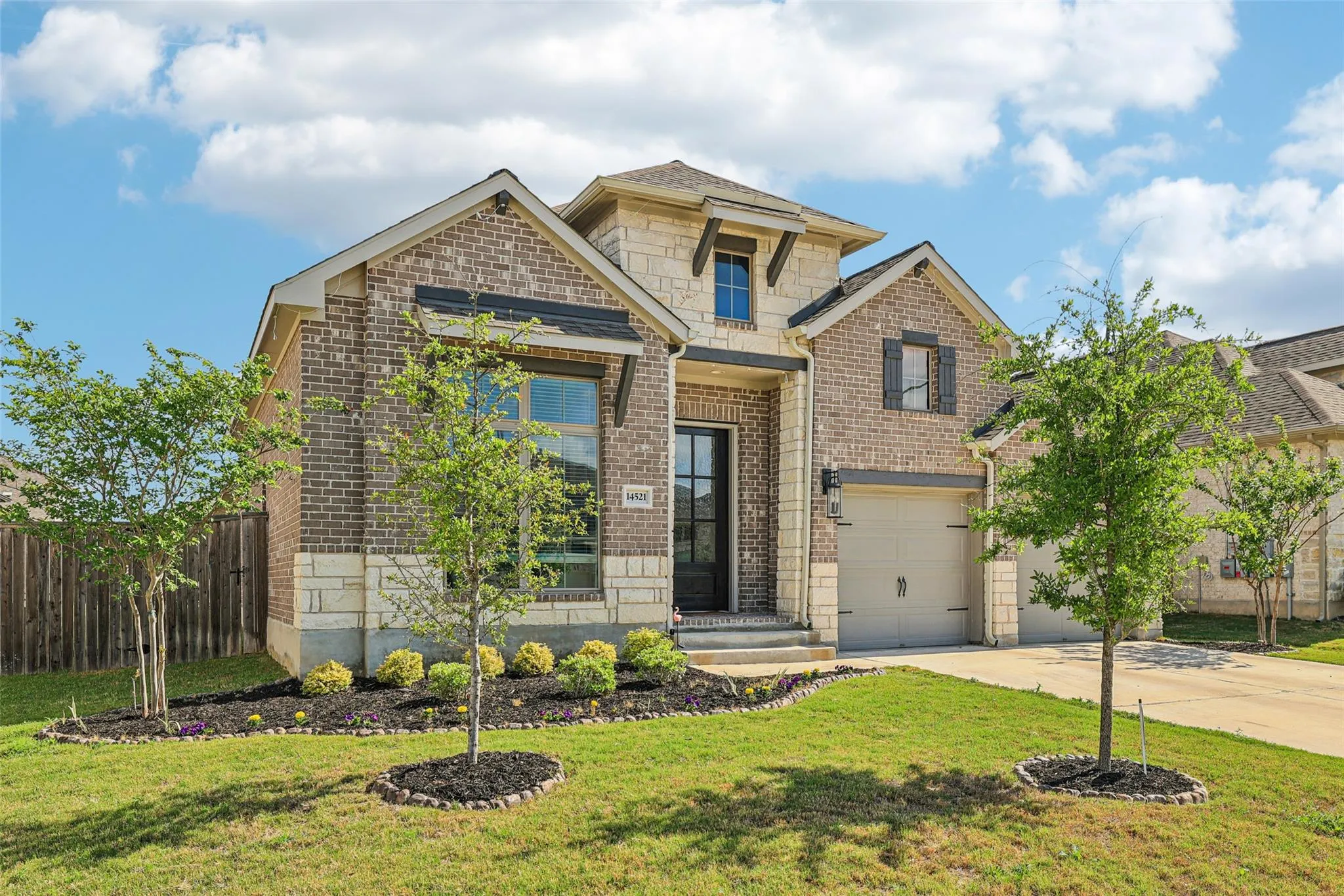 Photo 3 of 14521 KIRA LN