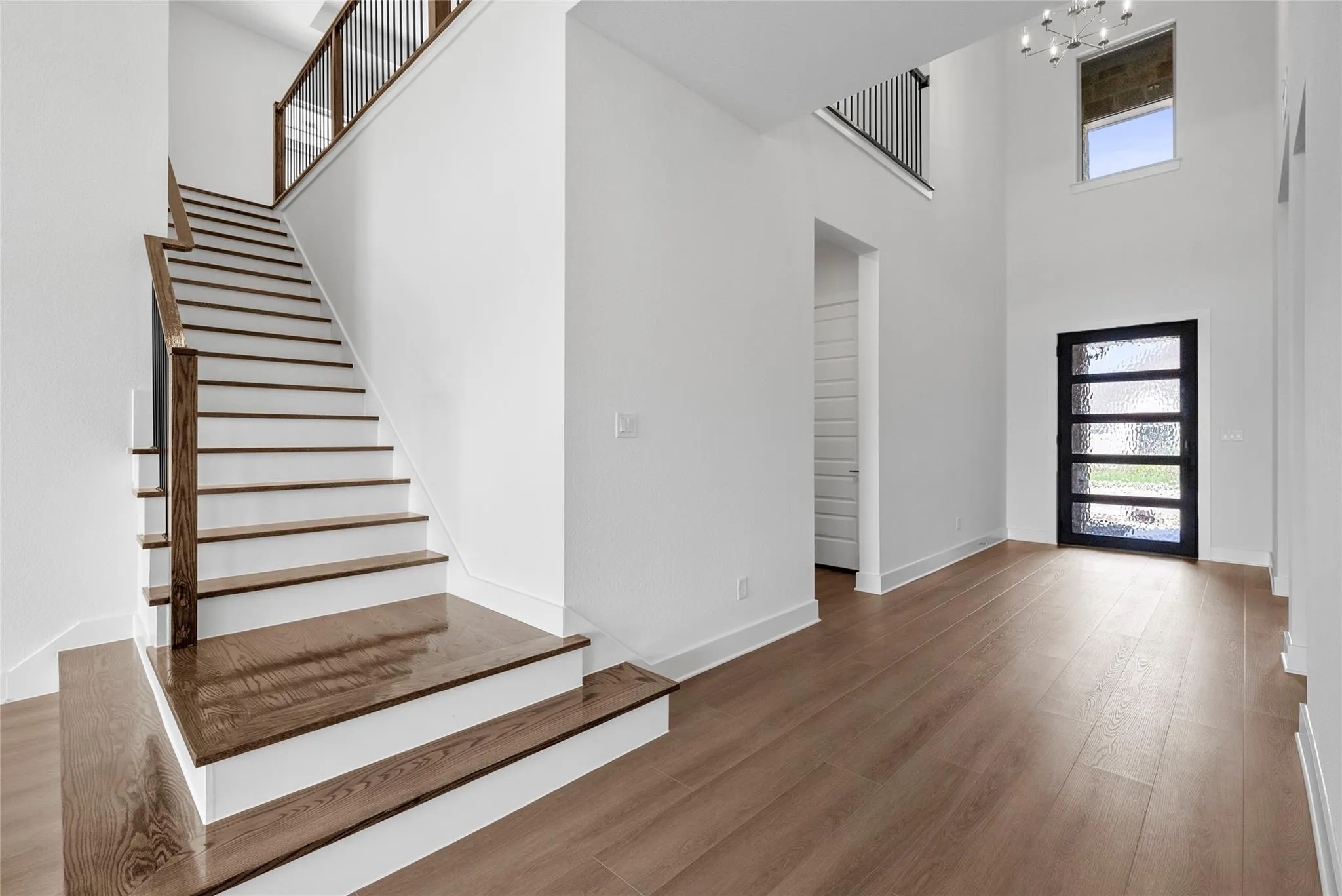 Photo 3 of 208 MATON WAY