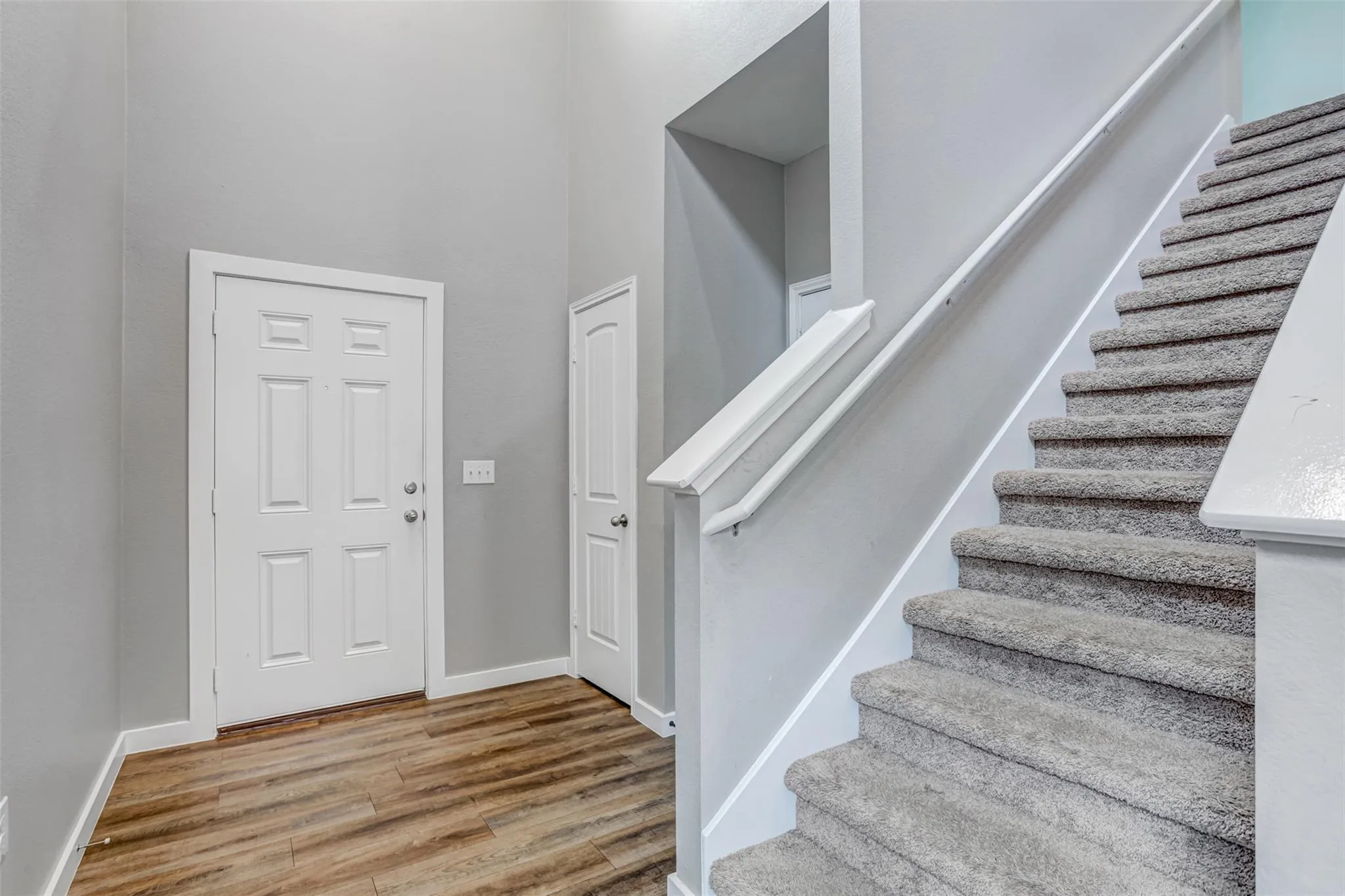 Photo 5 of 14406 BOUDIN CT