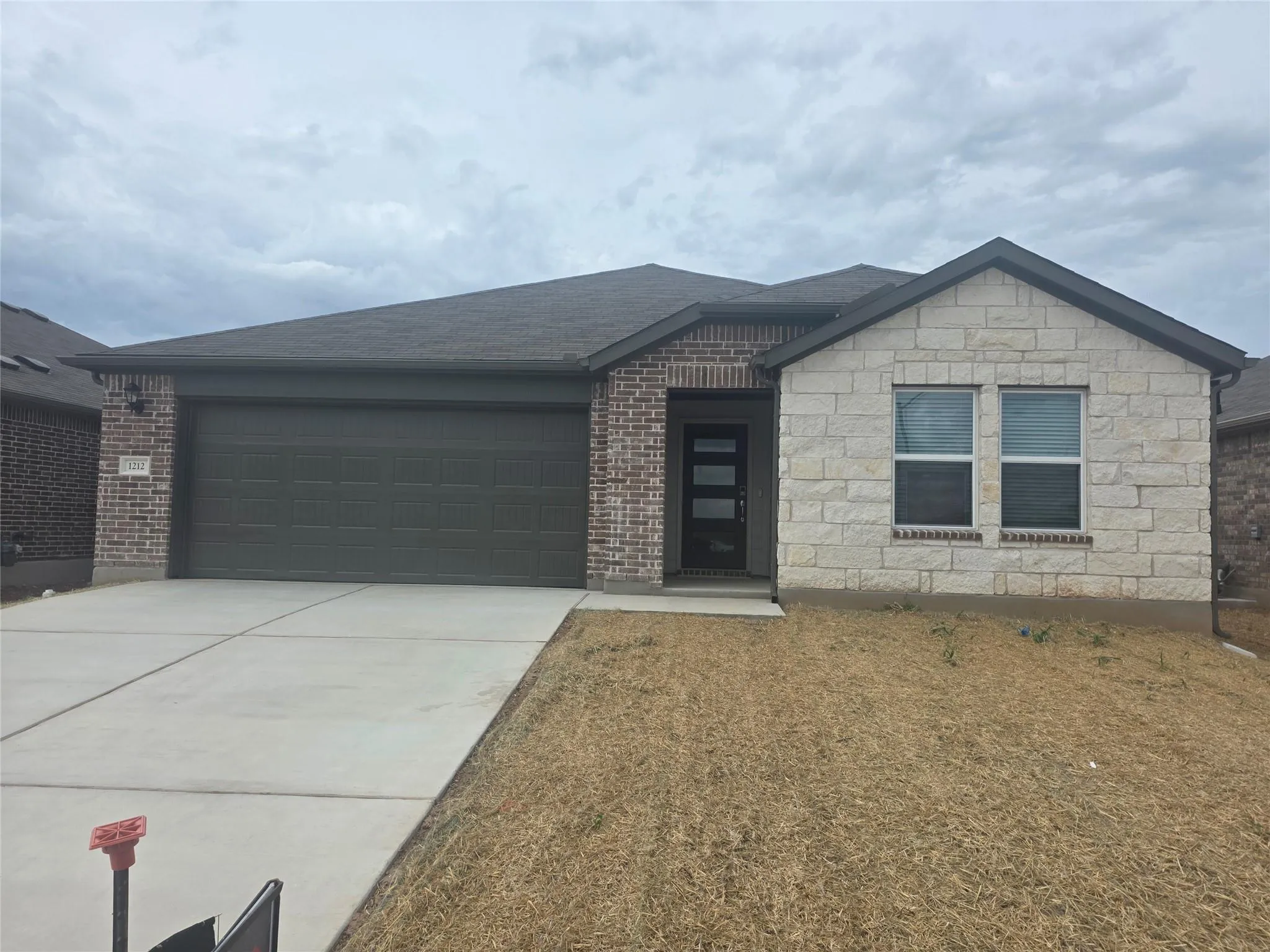Photo 2 of 1212 CRUMPTON DR