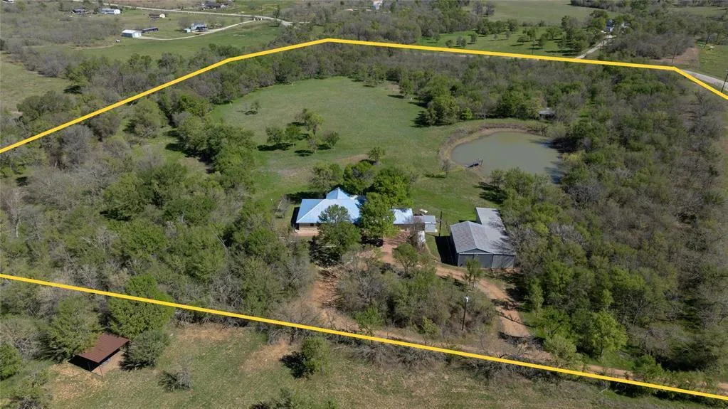 Photo of 235 MESQUITE DR, Cedar Creek, TX, 78612