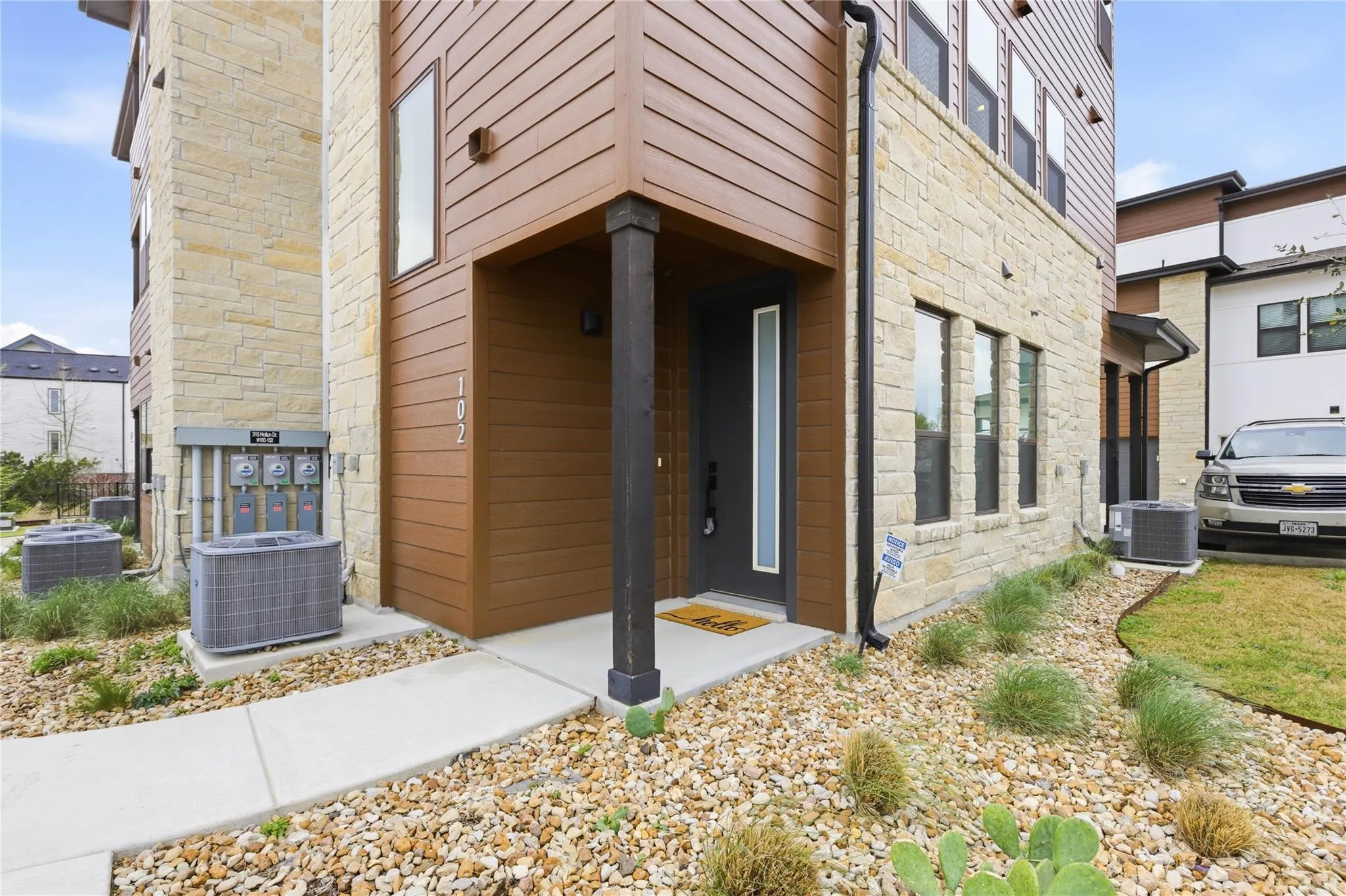 Photo 5 of 315 HOLTON DR #102