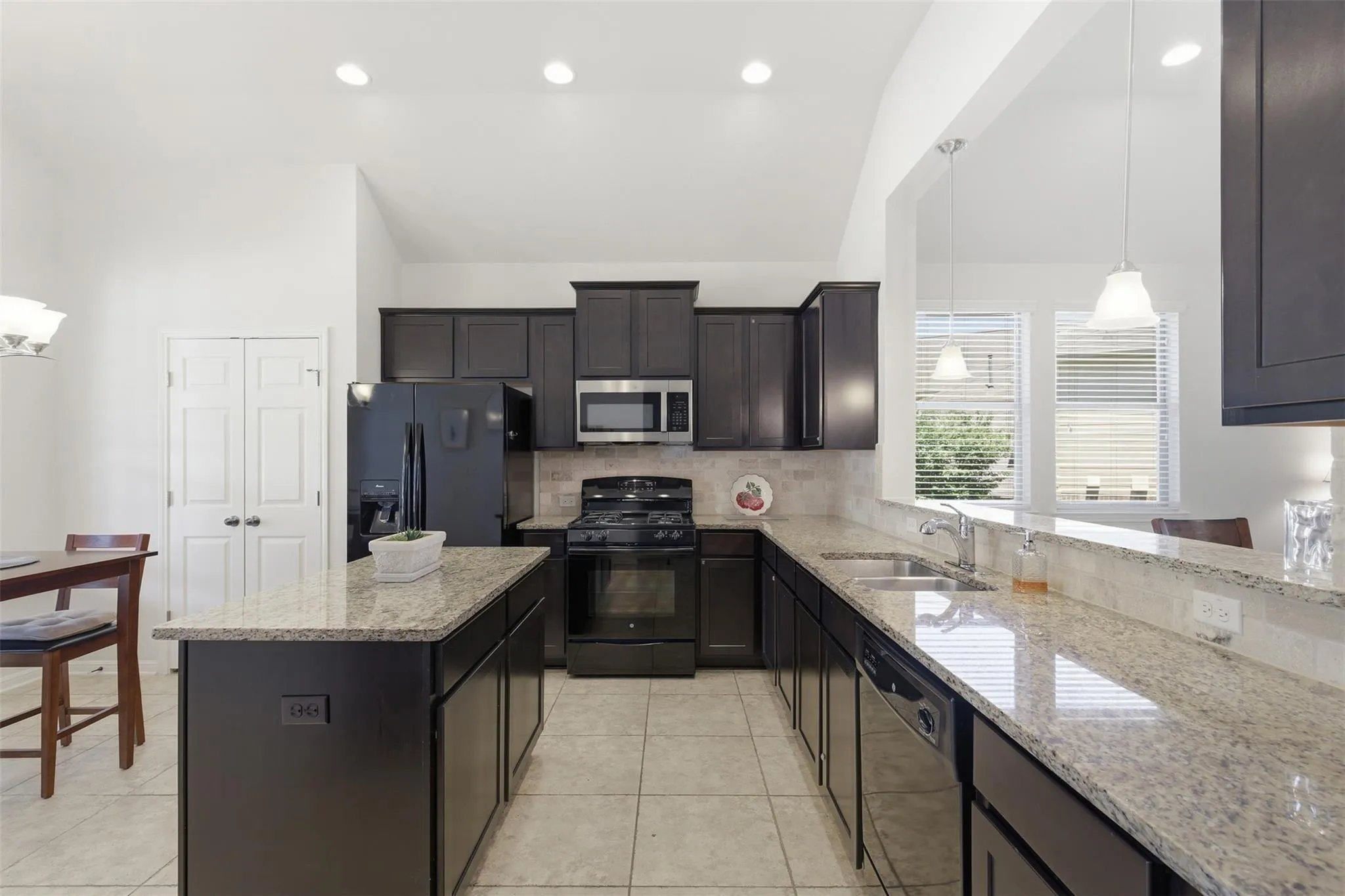Photo 4 of 2144 GRANITE HILL DR