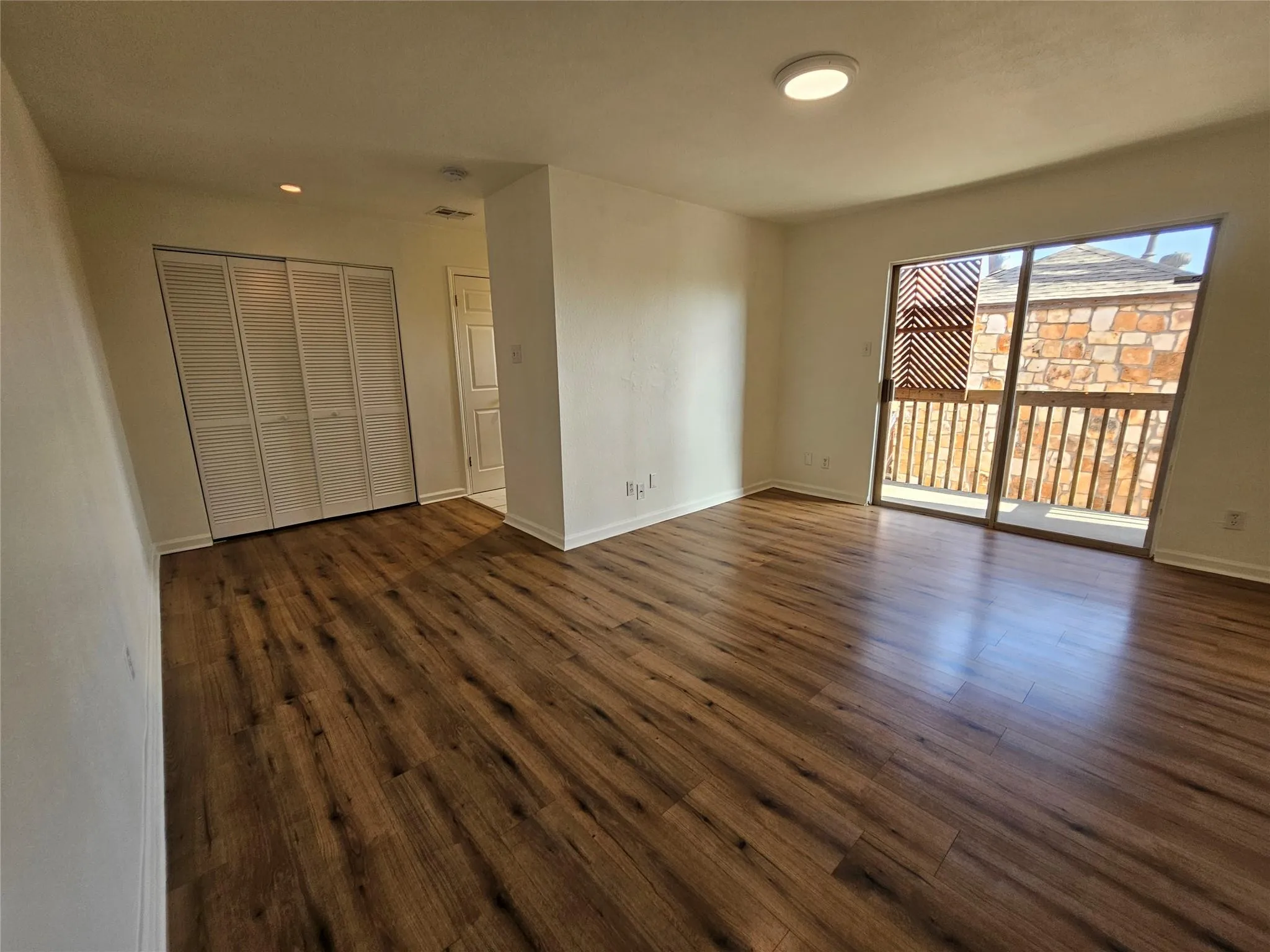Photo 5 of 6903 DEATONHILL DR #2